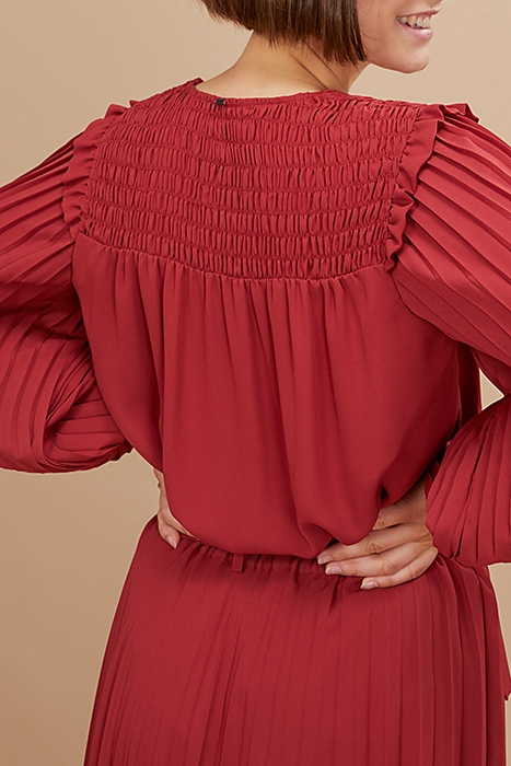GARNET RED SMOCKED AND PLEATED BLOUSE 2