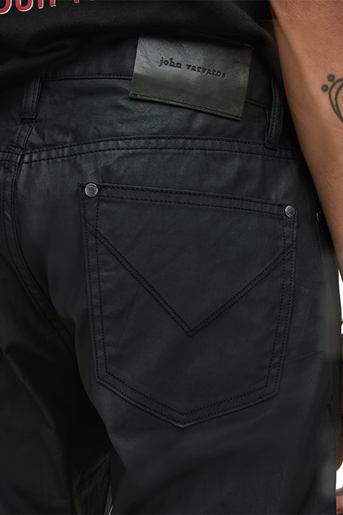 J701 - REGULAR FIT BLACK 5