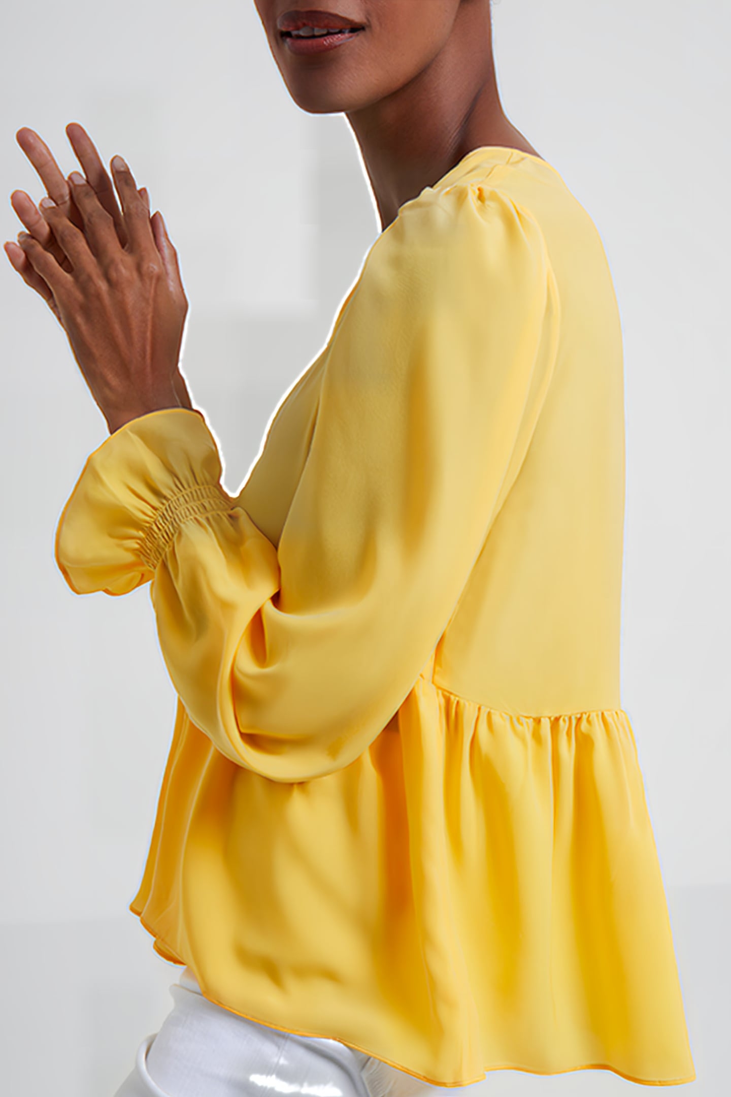 CREPE LIGHT V NECK TOP BUFF YELLOW 4