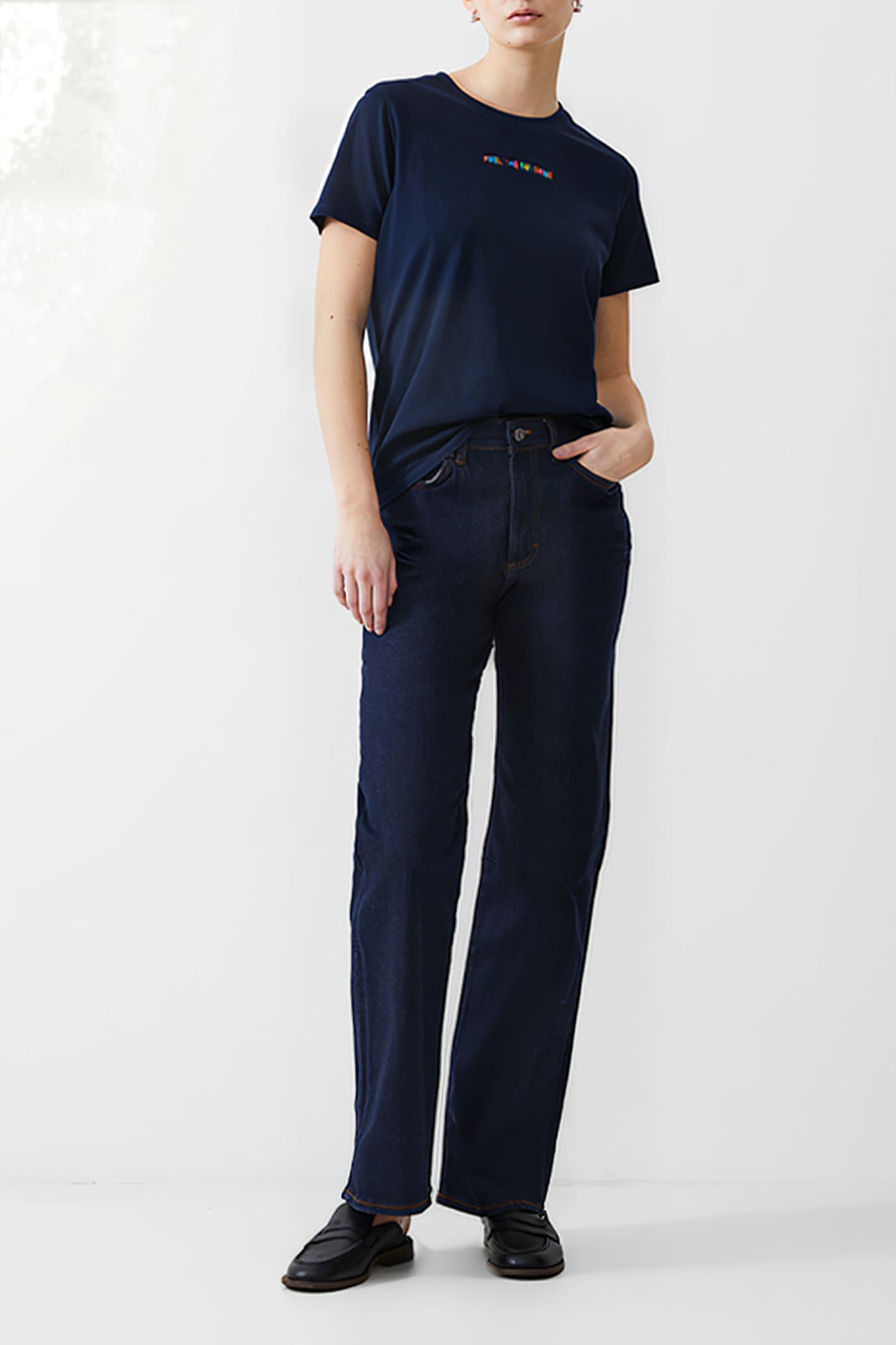 SUNSHINE EMBROIDERED TEE DK NAVY 3