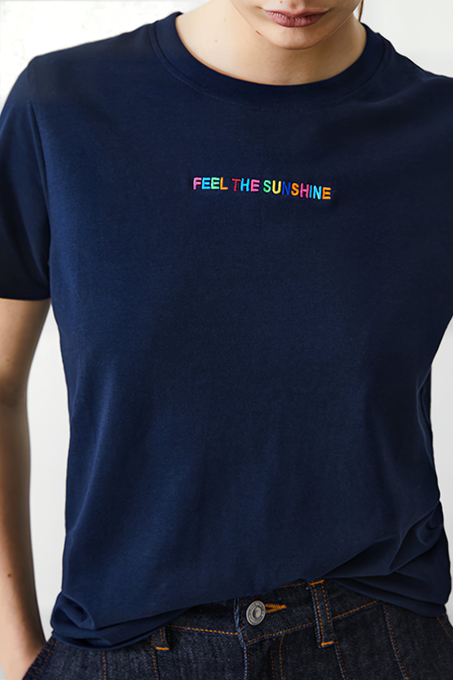 SUNSHINE EMBROIDERED TEE DK NAVY 4