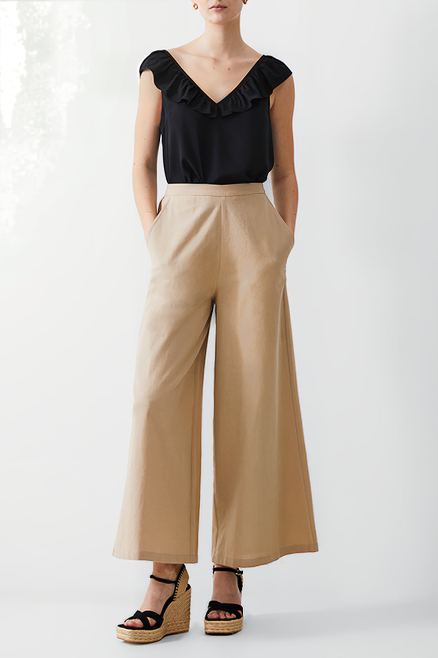 FRILL S/LESS CREPE LIGHT TOP BLACK 2