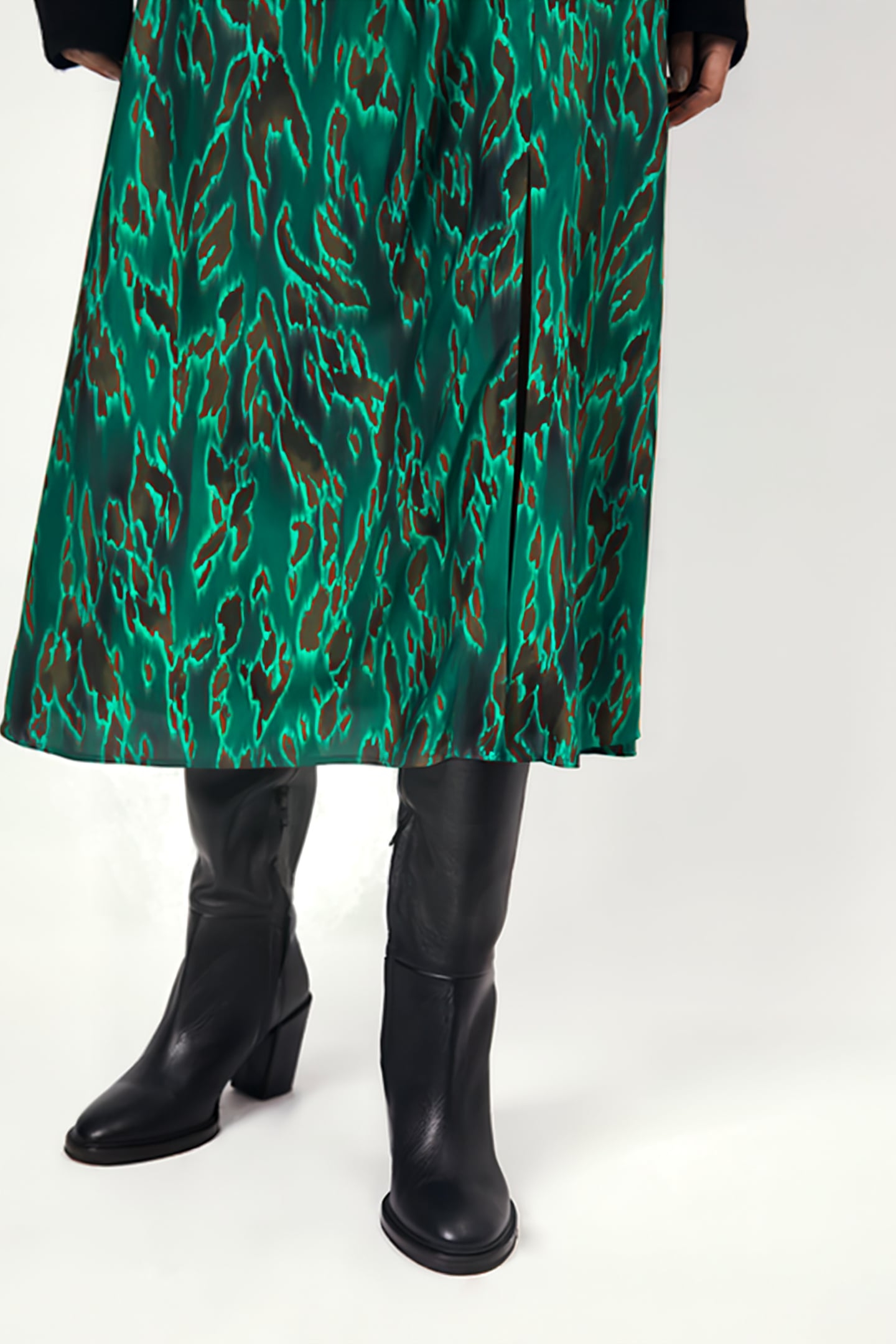 ZARINA PRINTED MAXI SKIRT MULTICOLOUR 5