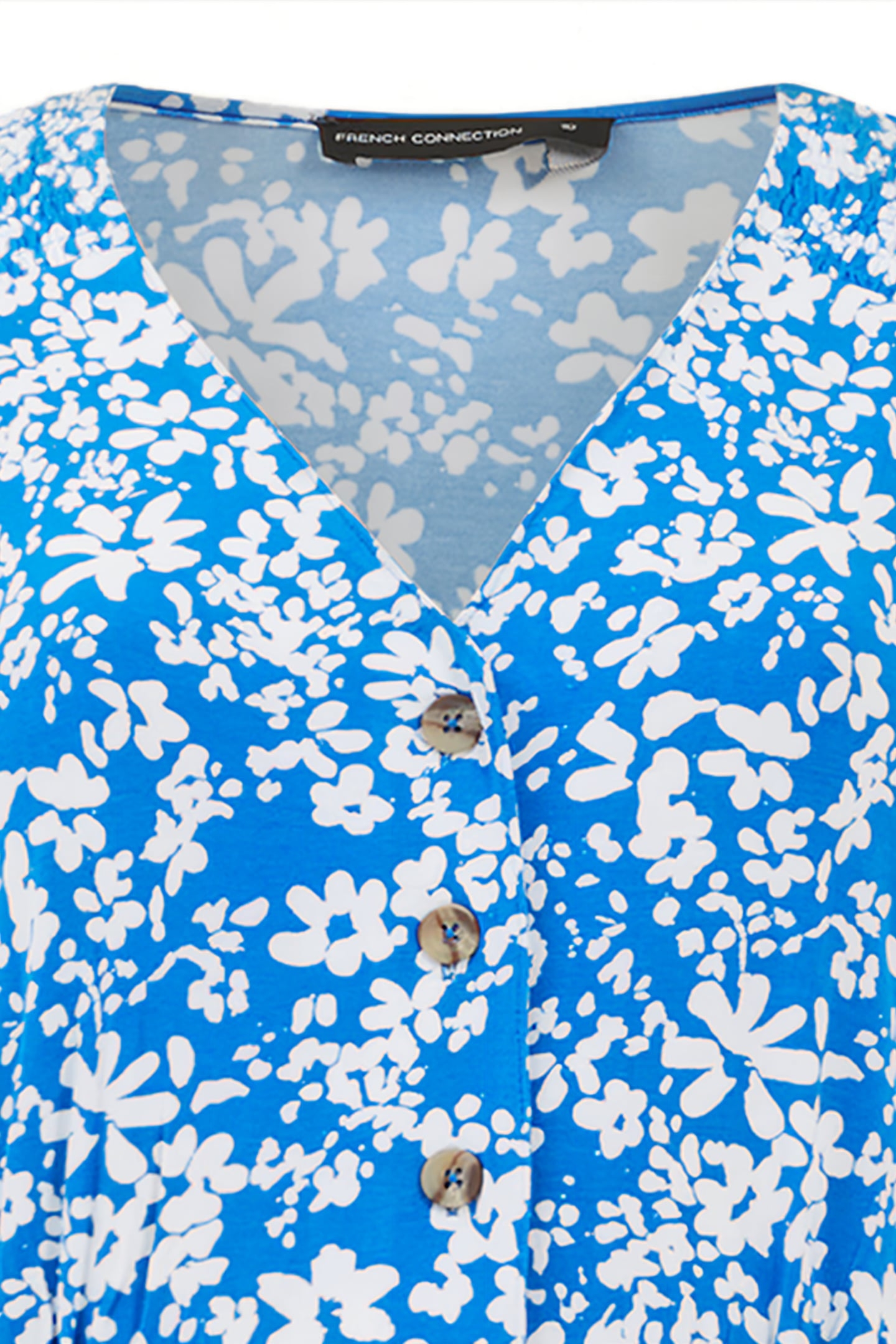 VEE BUTTON THRU M BLUE 7