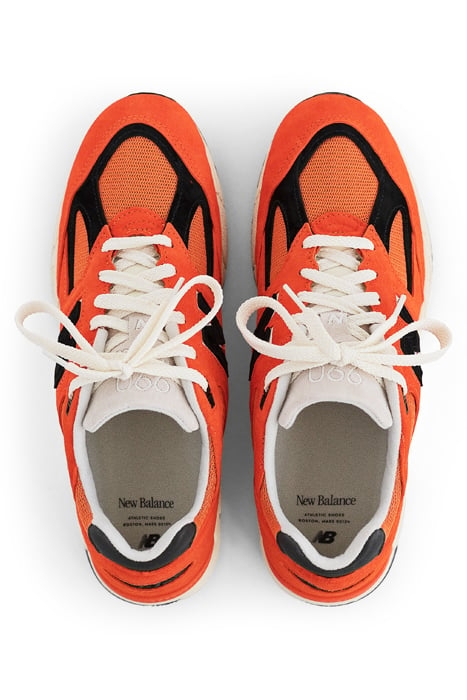 M990AI2 SNEAKERS IN MARIGOLD 3