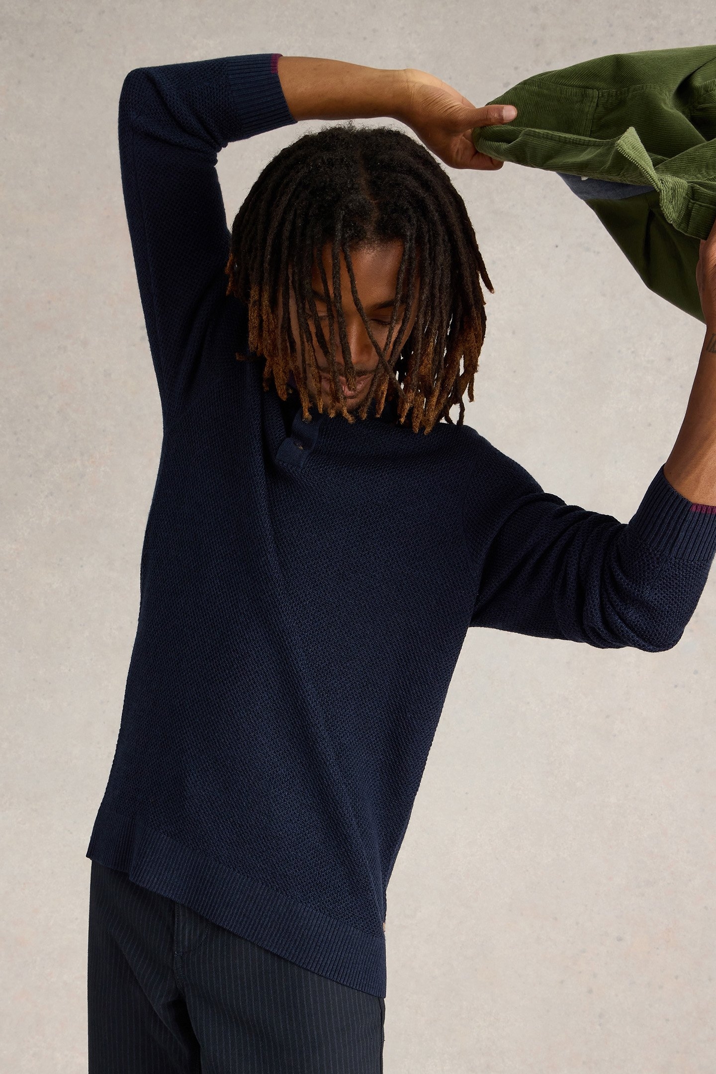 NEWPORT MERINO HENLEY DARK NAVY 4
