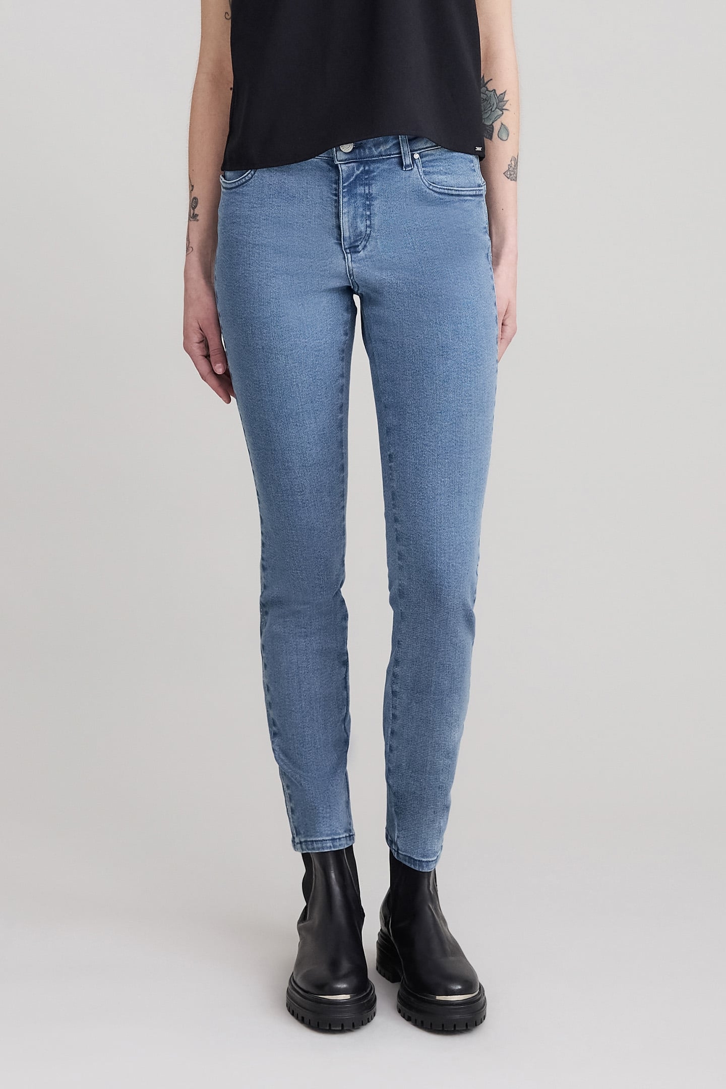 SLIM BLUE WATERLESS POWERSTRETCH STUDDED JEANS 1