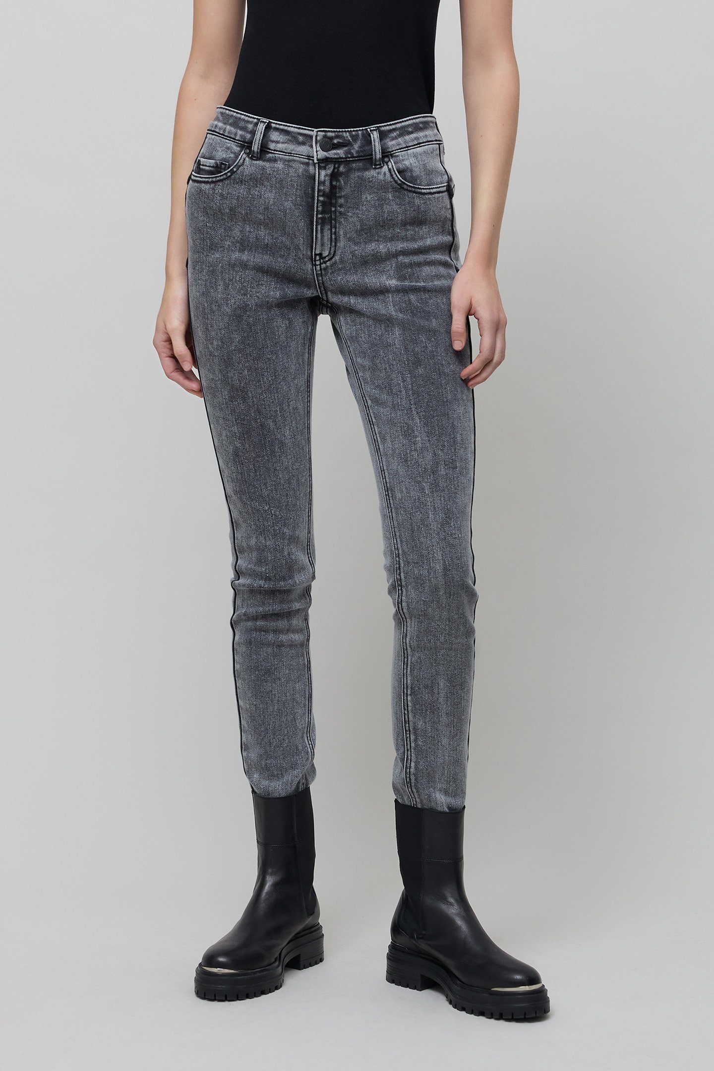 SLIM BLACK SCULPT UP JEANS 1