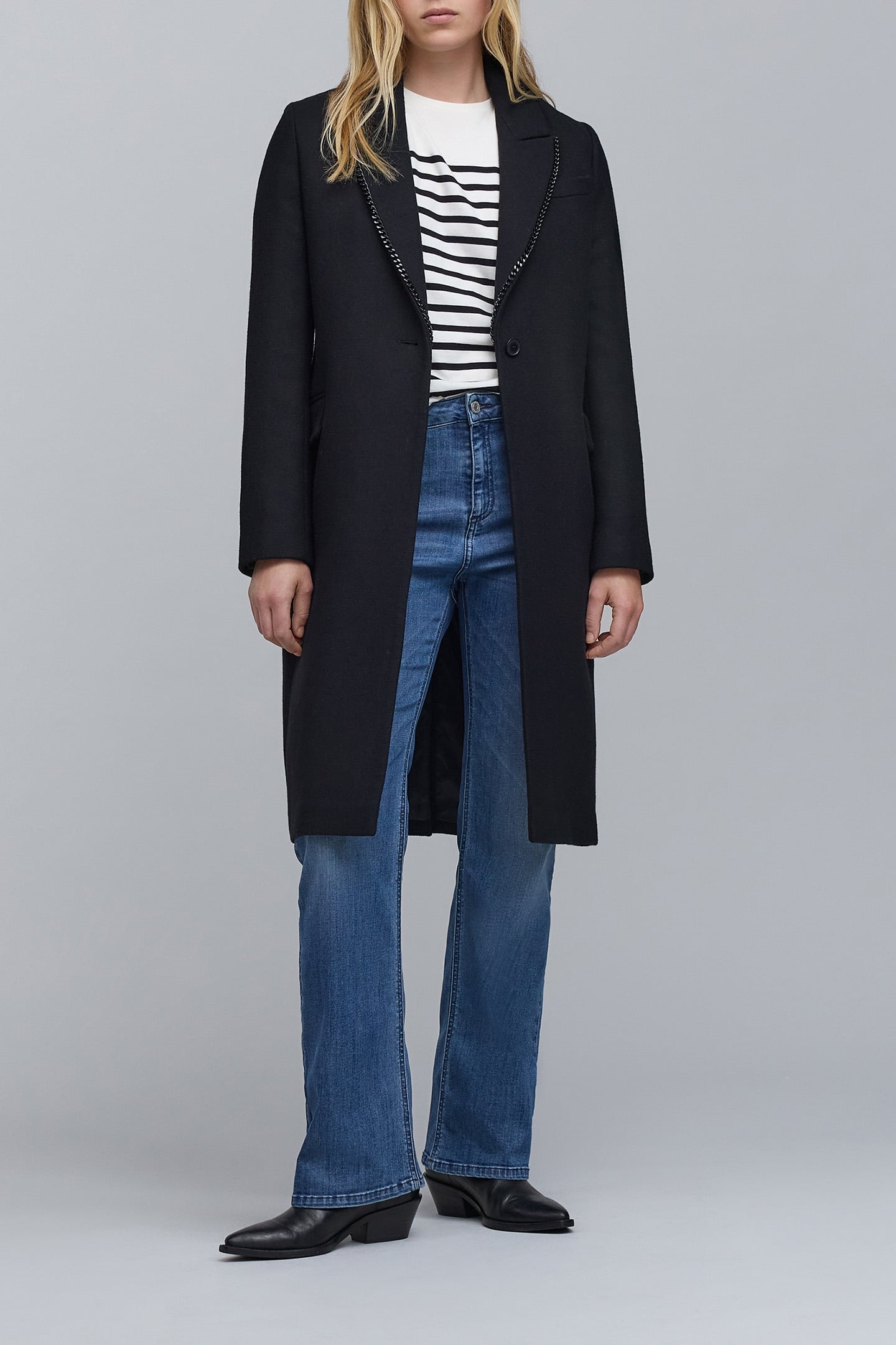 BLACK CHAIN NECK COAT 3