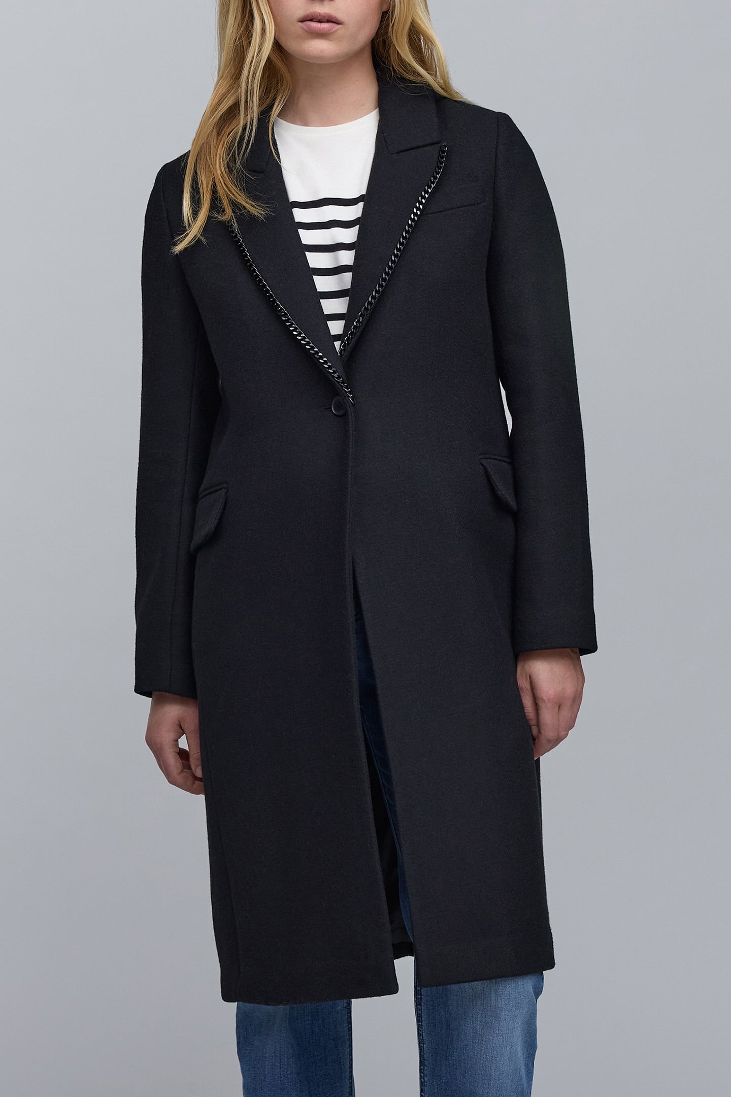 BLACK CHAIN NECK COAT 1