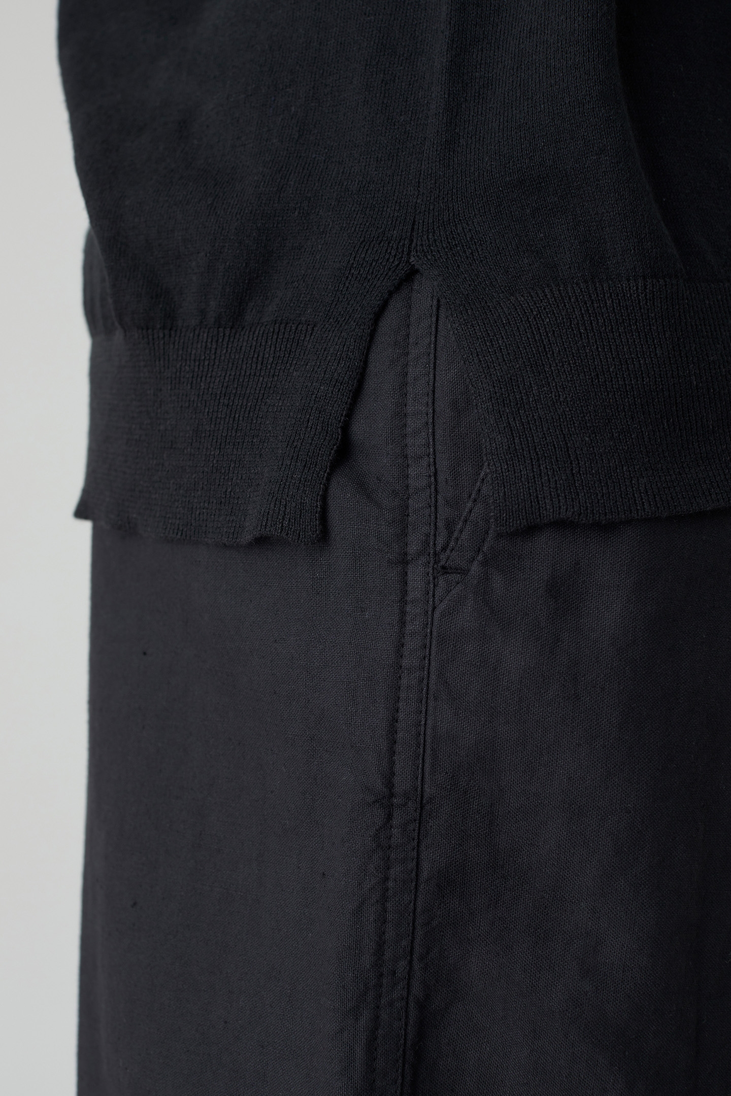 SLEEVELESS TOP KNITS BLACK 5