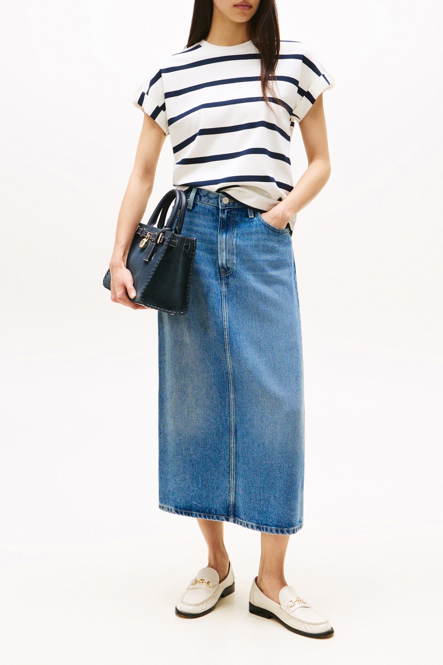 GOLD BUTTON MDRN REGULAR FIT T-SHIRT DARK NIGHT NAVY 2