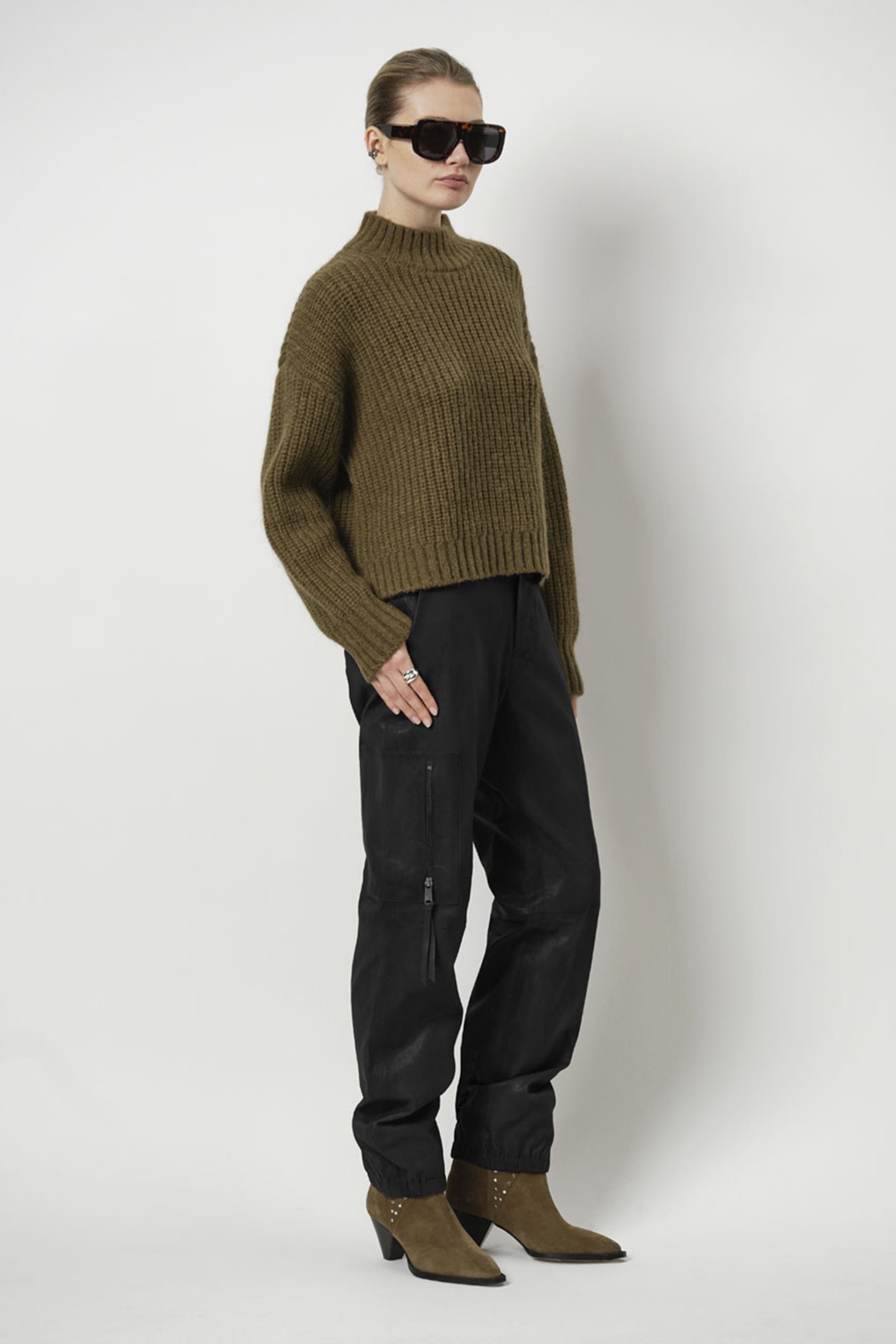 SINAI CROPPED TURTLE SWEATER EARTHY EVERGREEN 5