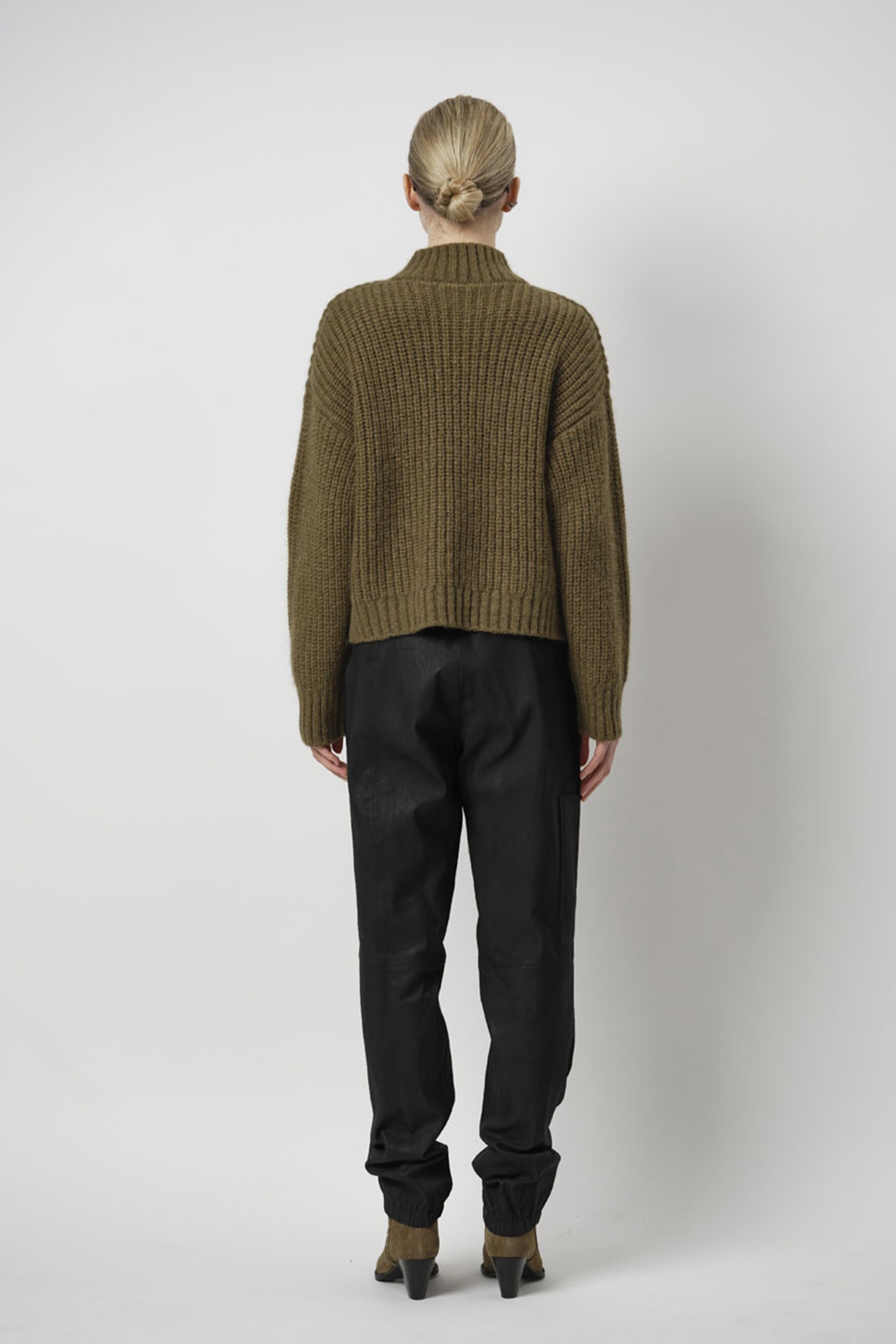 SINAI CROPPED TURTLE SWEATER EARTHY EVERGREEN 3