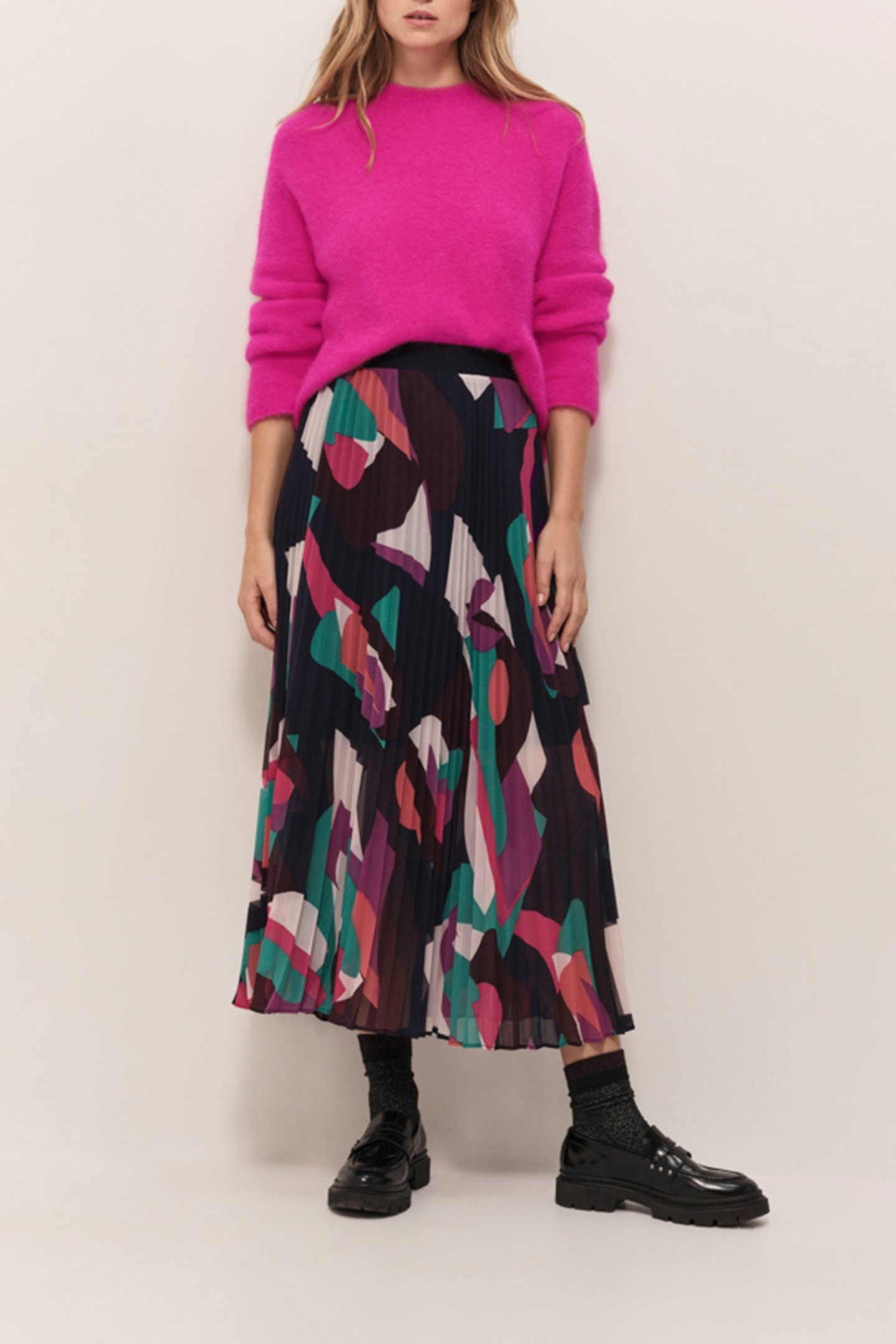 JUNIE - LONG NAVY SKIRT WITH ABSTRACT PRINT 3