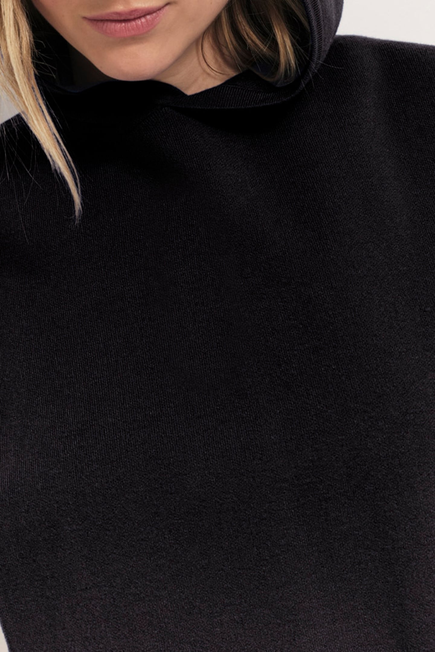 AXEN - BLACK KNITTED HOODED COLLAR 3