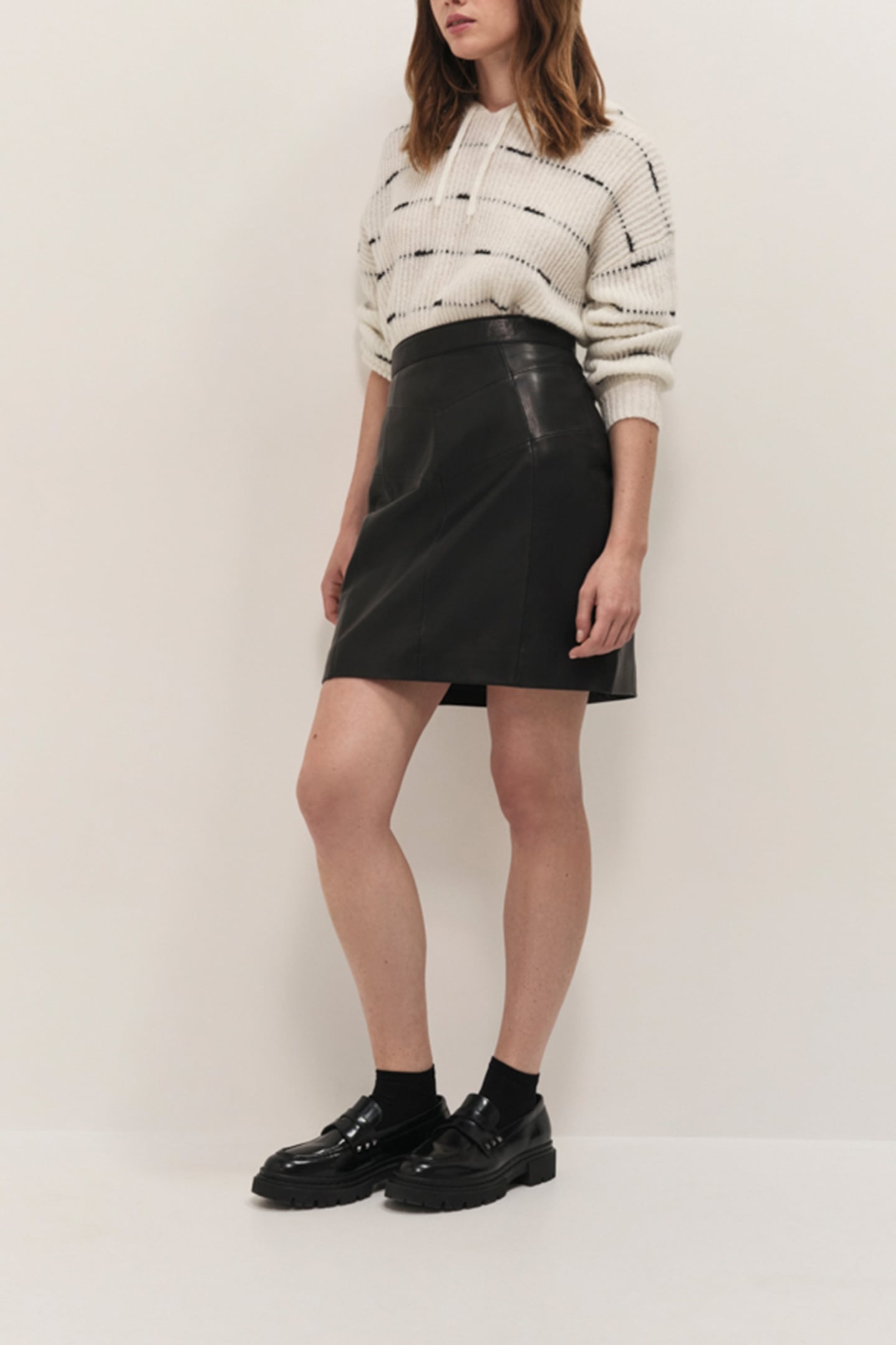 JOANA - SHORT BLACK LEATHER SKIRT 3