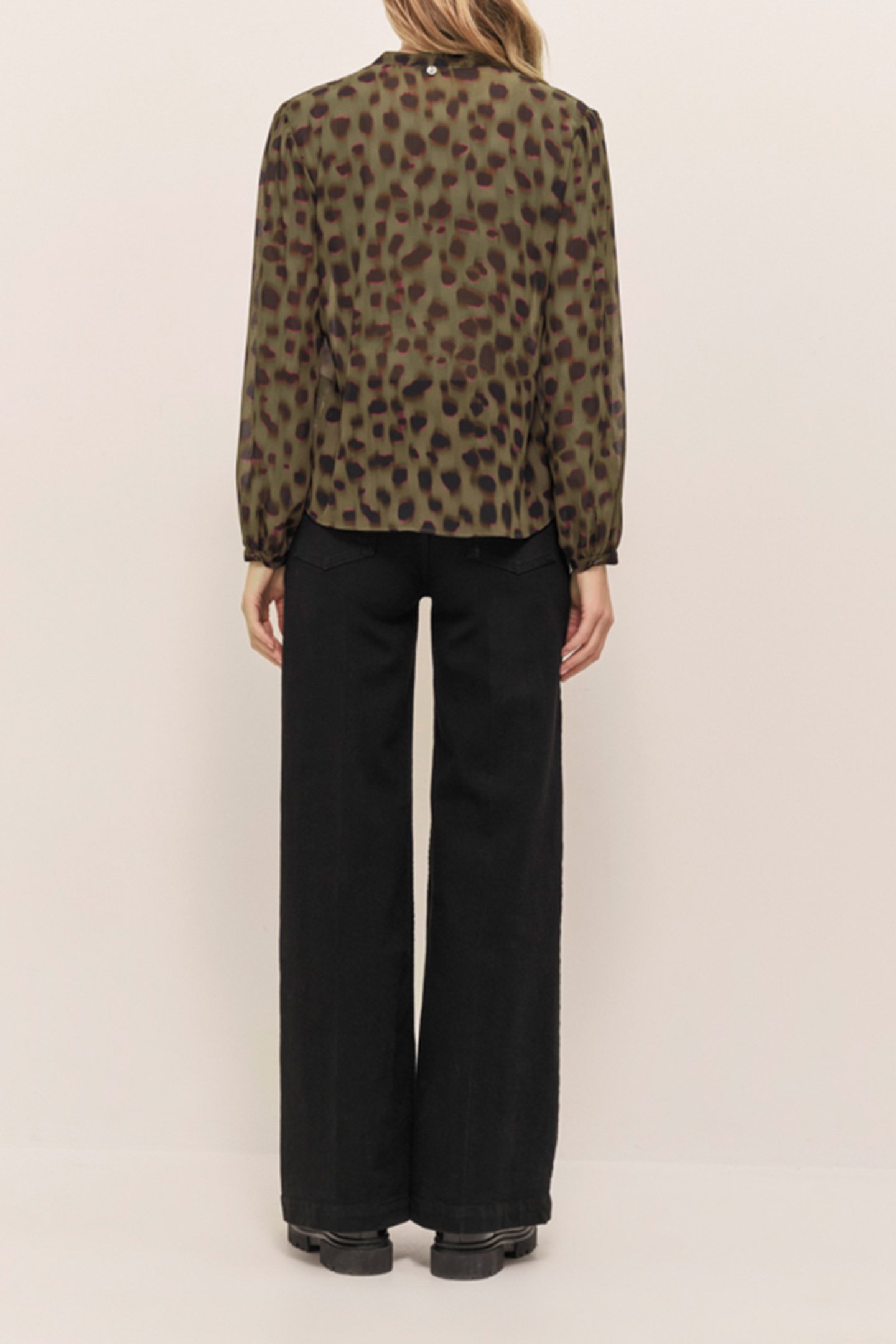 CLUSE - KHAKI BLOUSE WITH BLURRED SPLATTER PRINT 4
