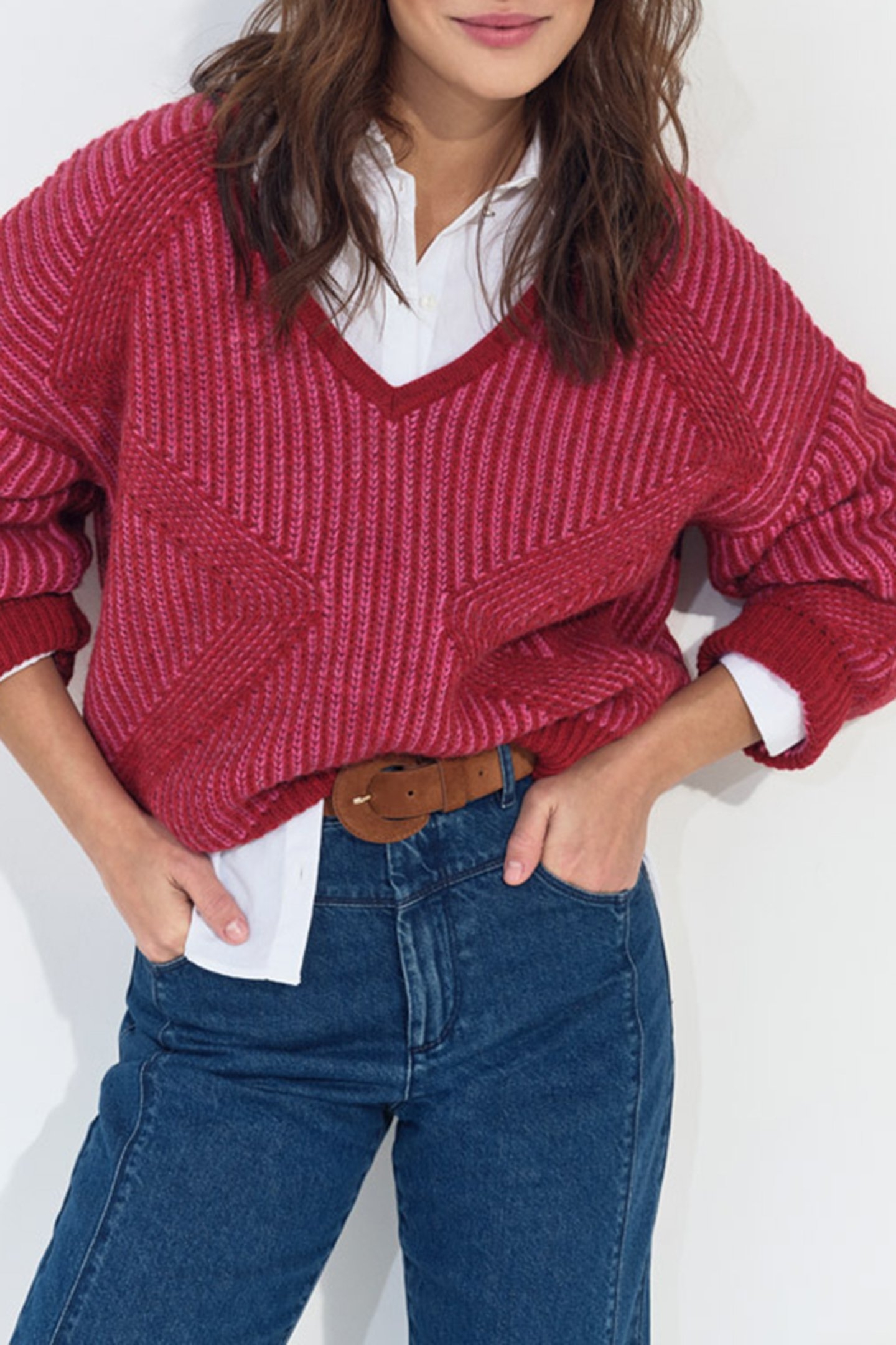 THORY - RED V-NECK SWEATER IN TWO-TONE RIBBED KNIT 4