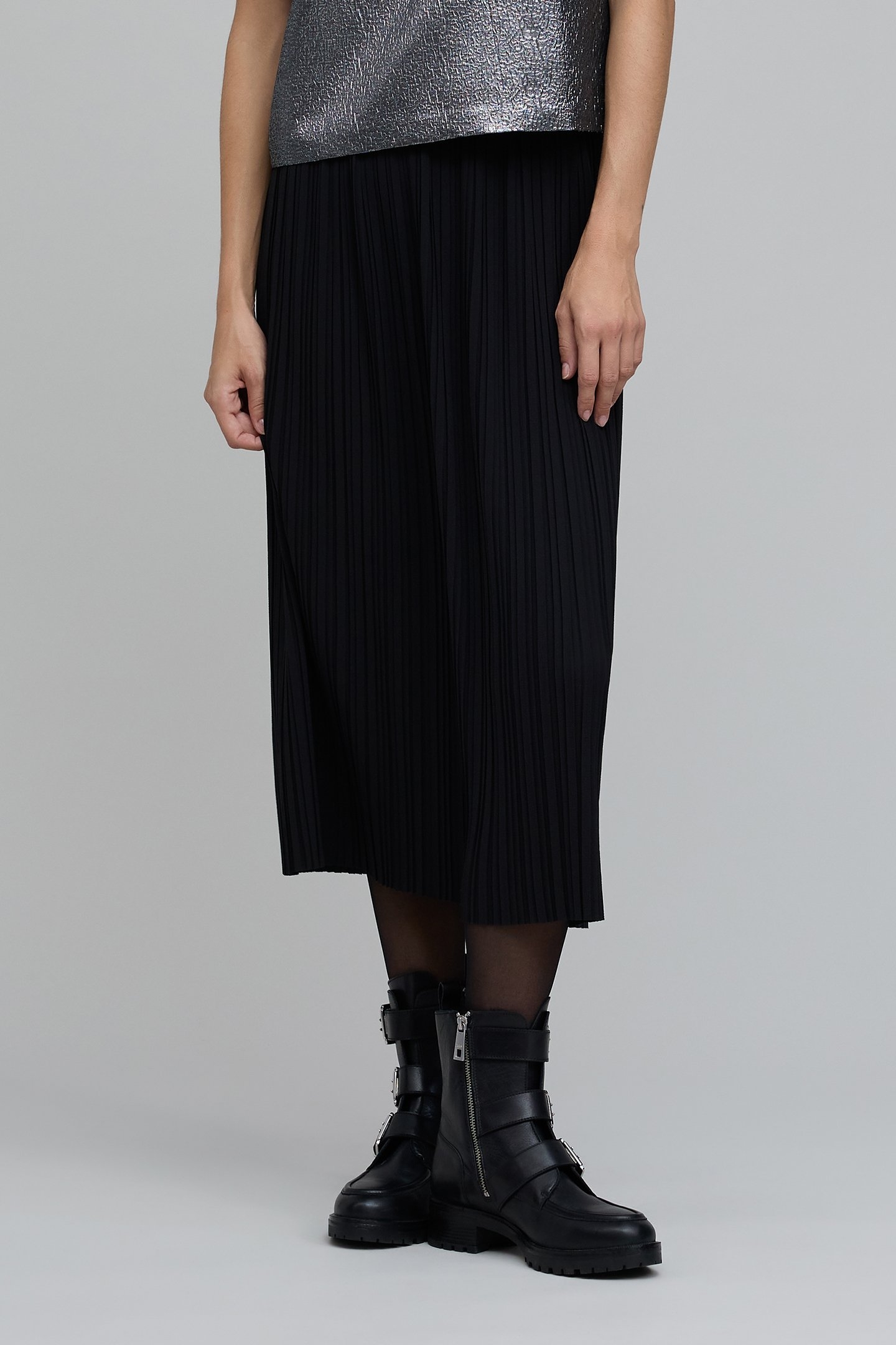 BLACK PLEATED MIDI SKIRT 1