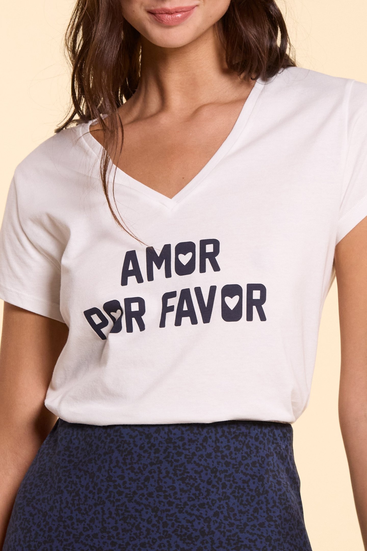 WHITE V-NECK T-SHIRT WITH MESSAGE 5