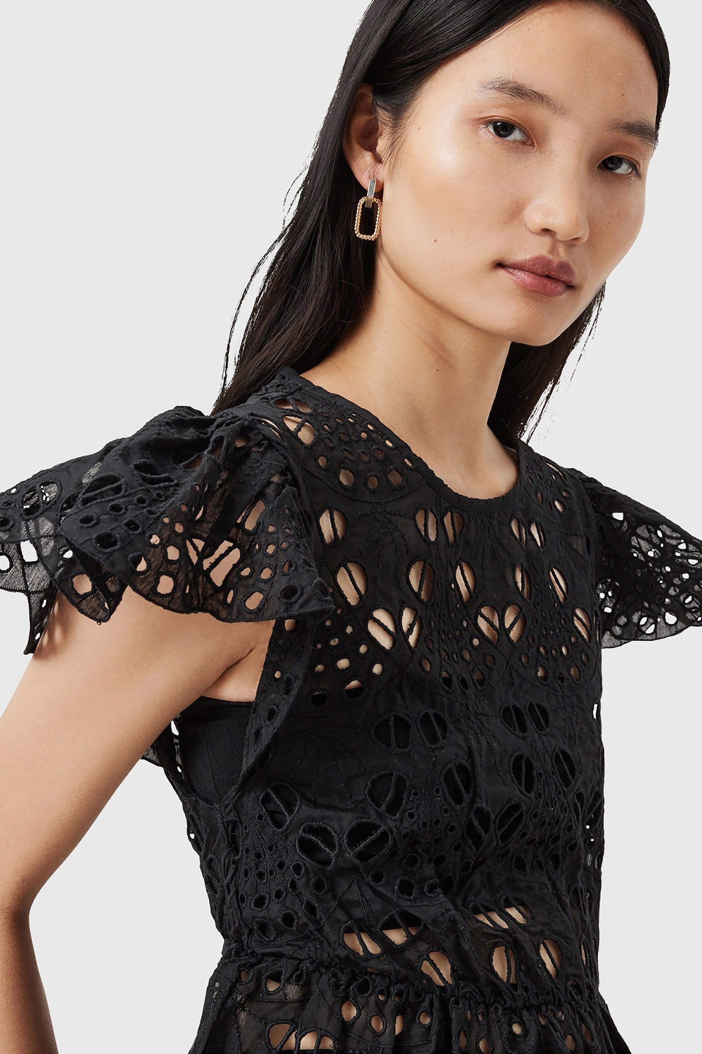 MEADOW EMB TOP BLACK 6