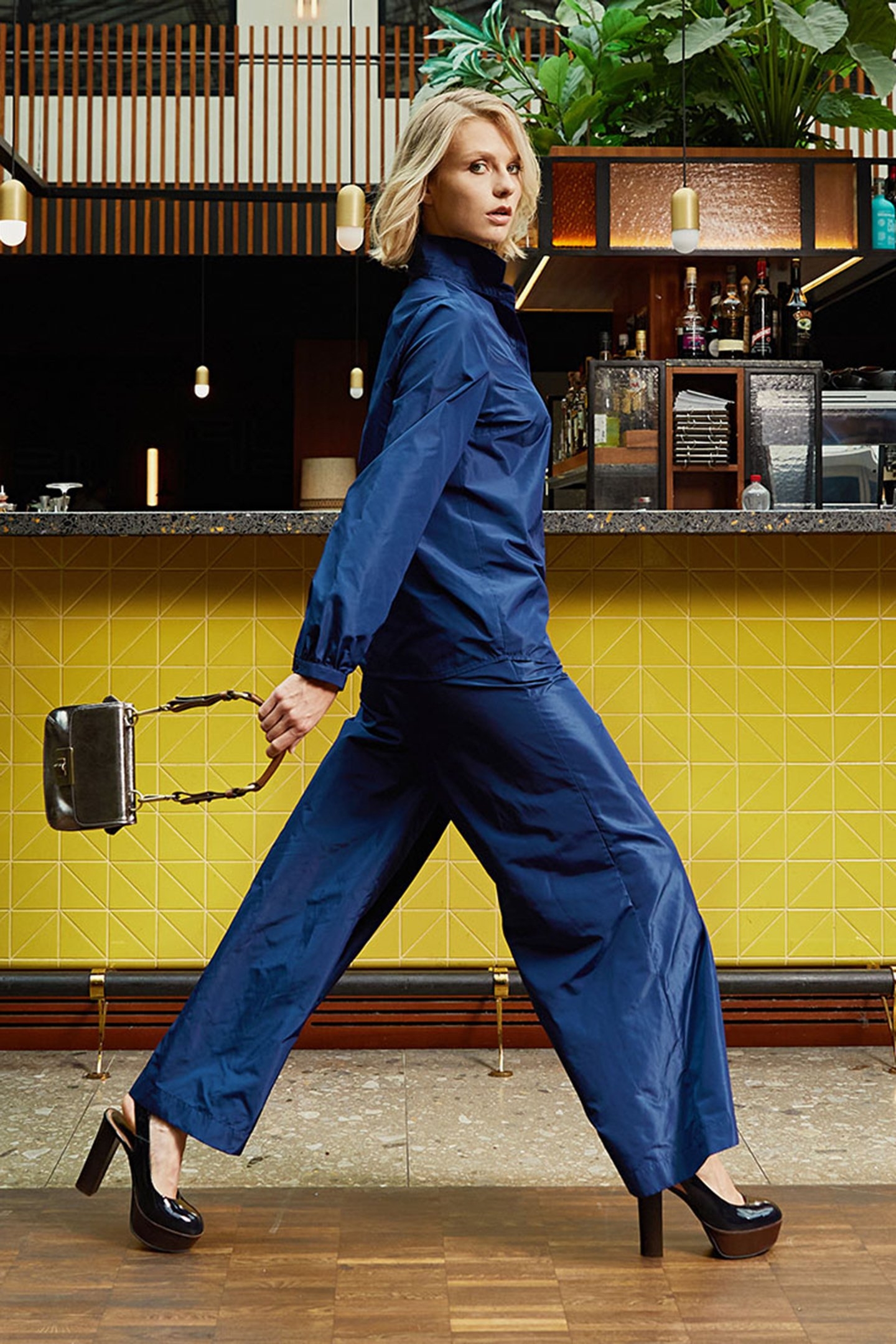 TAFFETA LOOSE PANTS BLUE 4