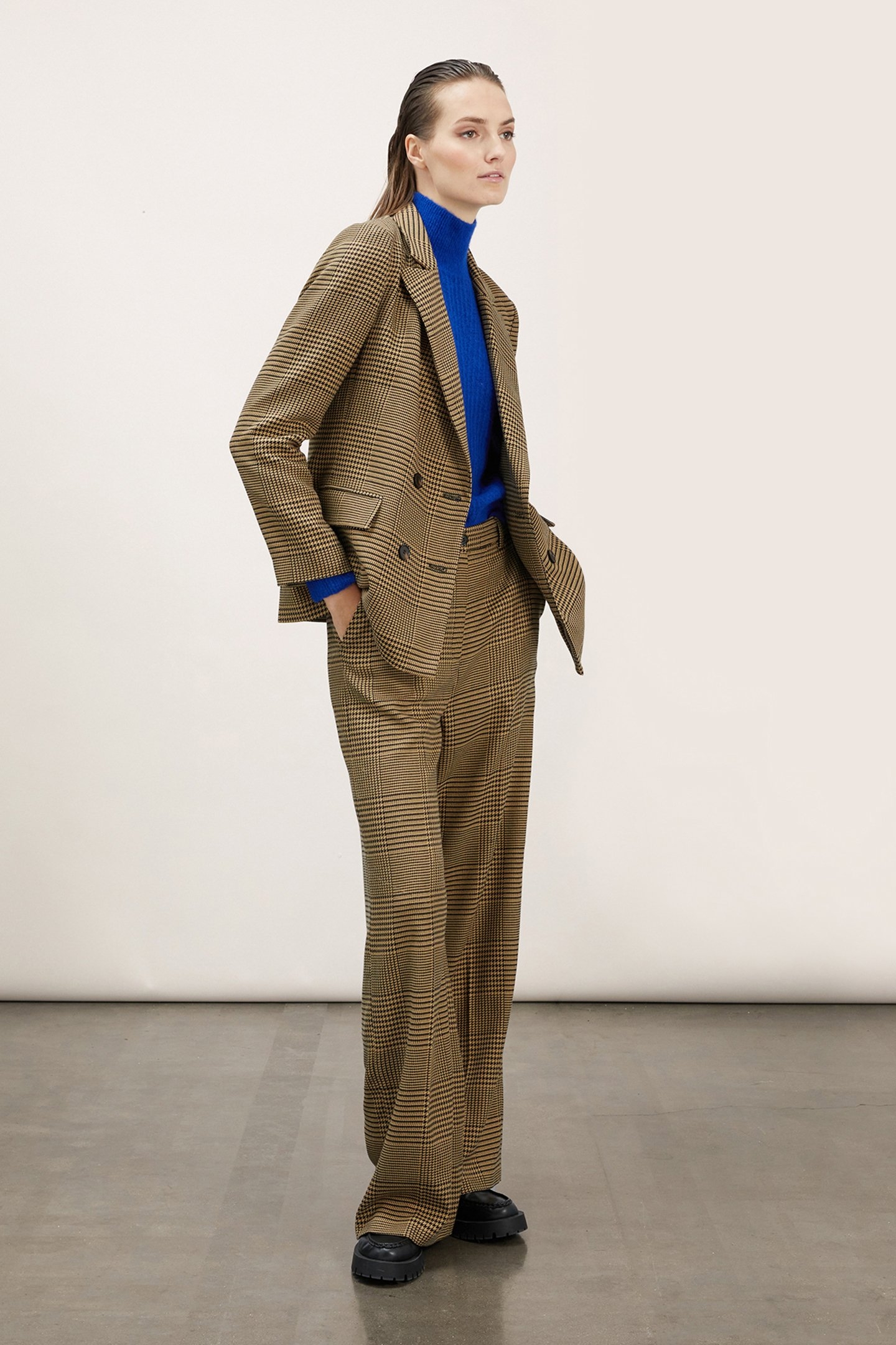 CHEQUERED DOUBLE-BREASTED JACKET BROWN 4