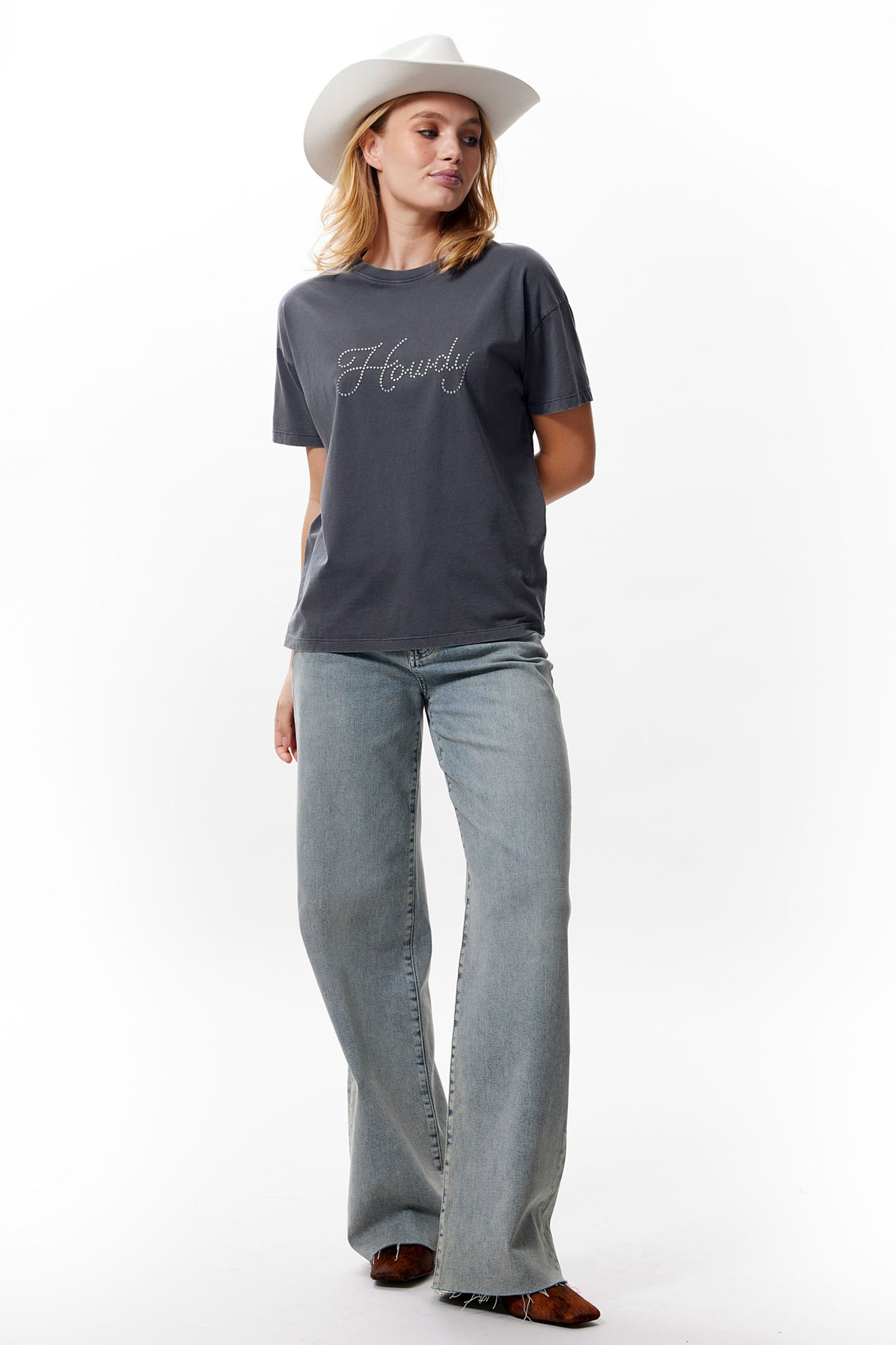 GRAPHIC STUD TSHIRT CARBON 2