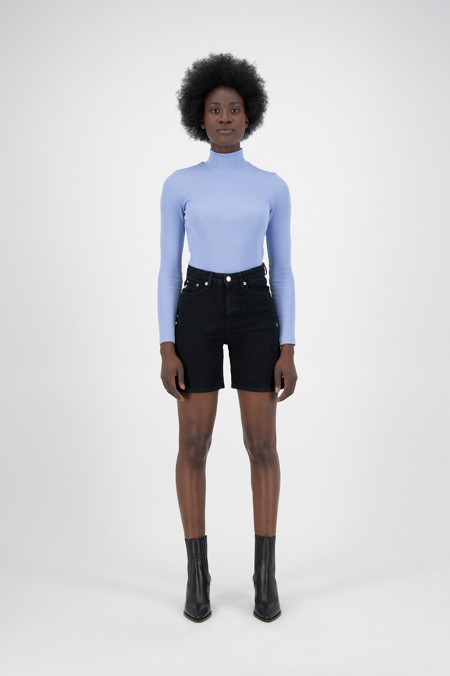 BEVERLY SHORT DIP BLACK 3