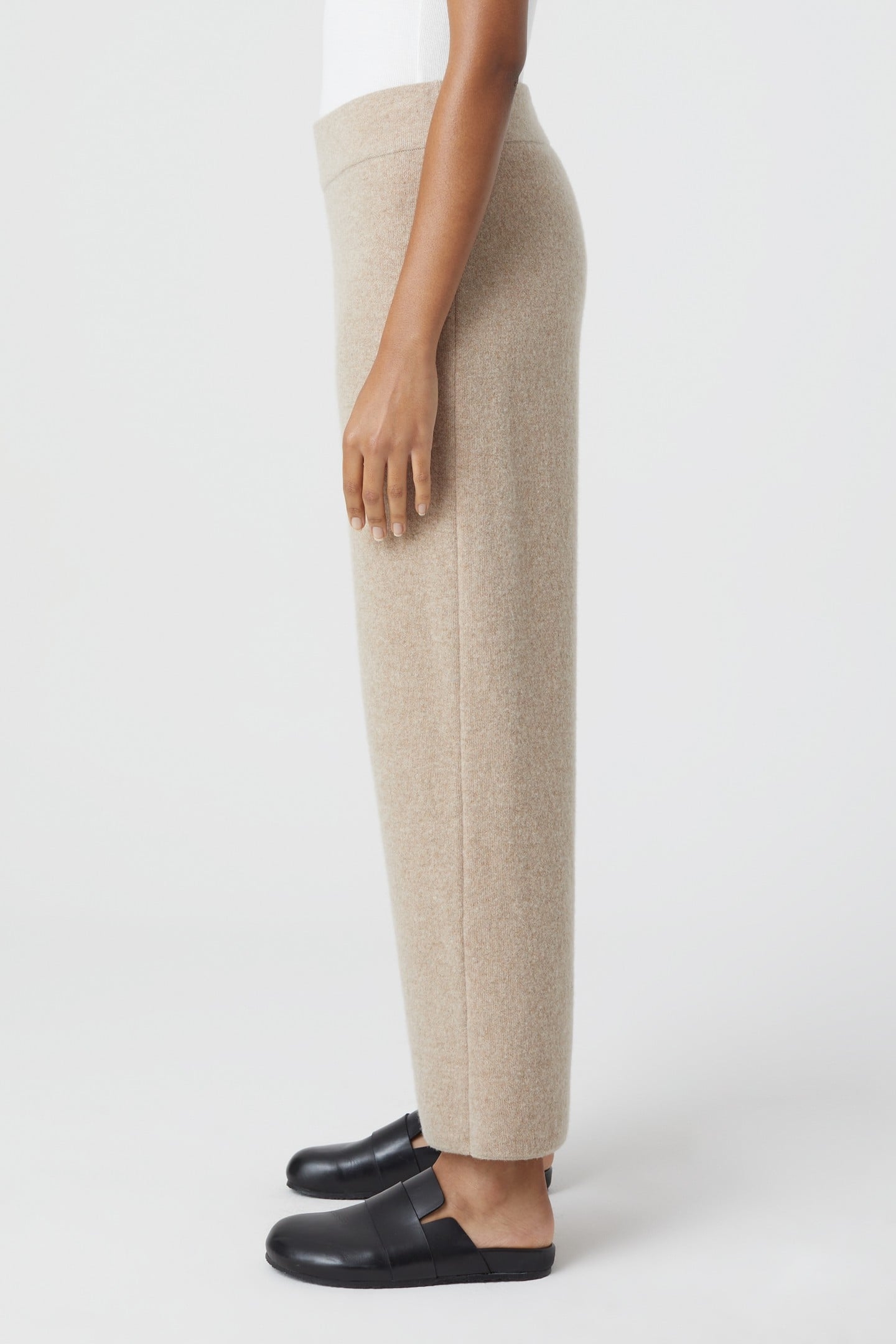 KNITTED JOGGER PANTS CHINO BEIGE 6