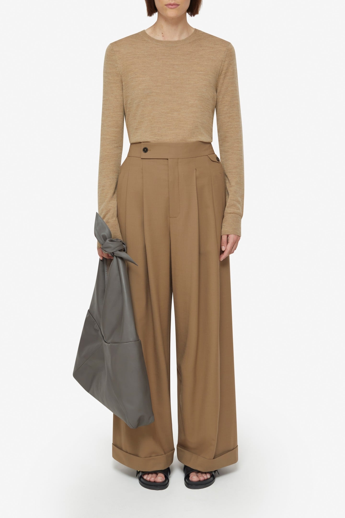 CREW NECK LONG SLEEVE KNITS BROWN SUGAR 1