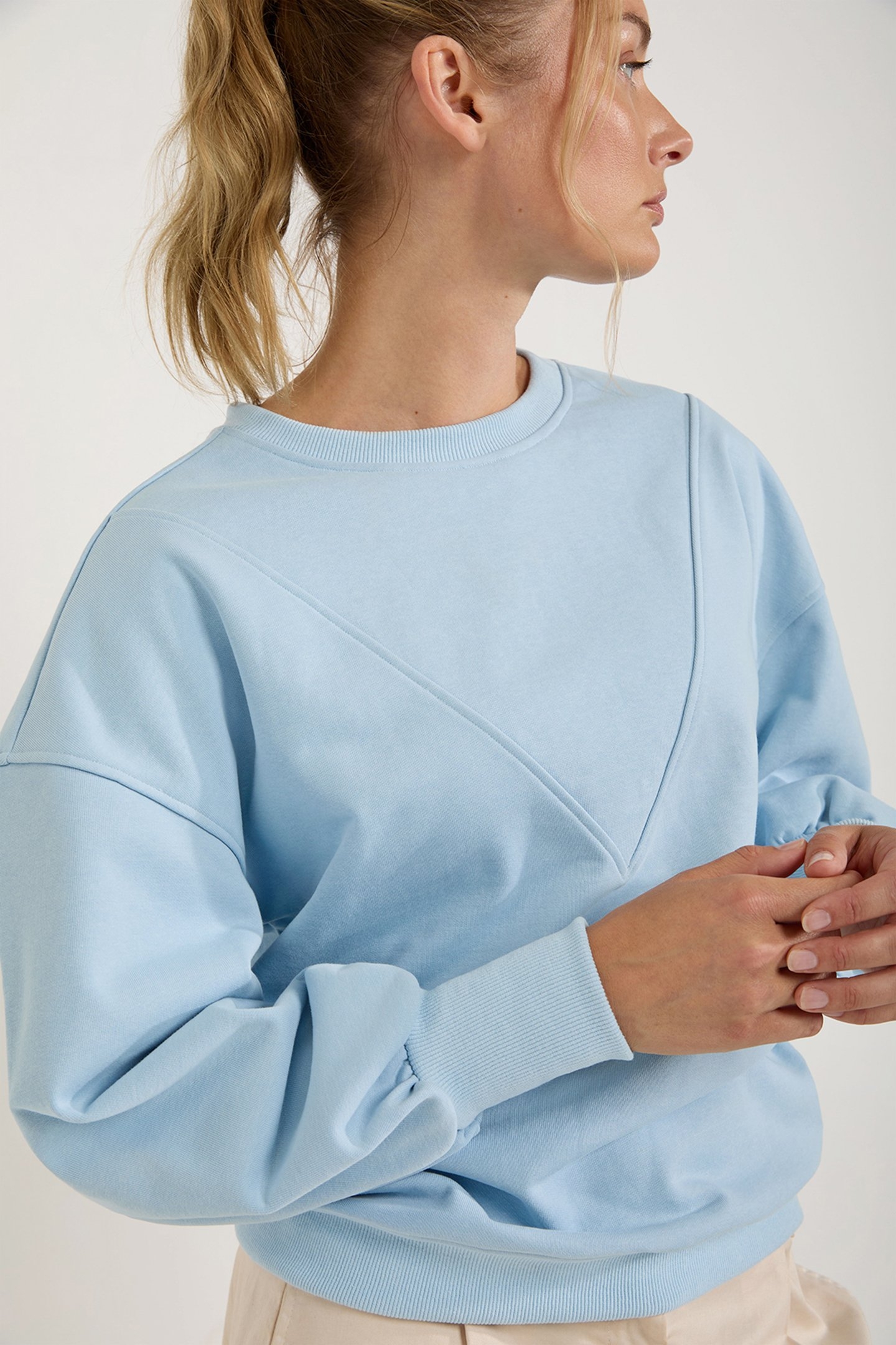 DONOVAN SWEATER LIGHT BLUE 4