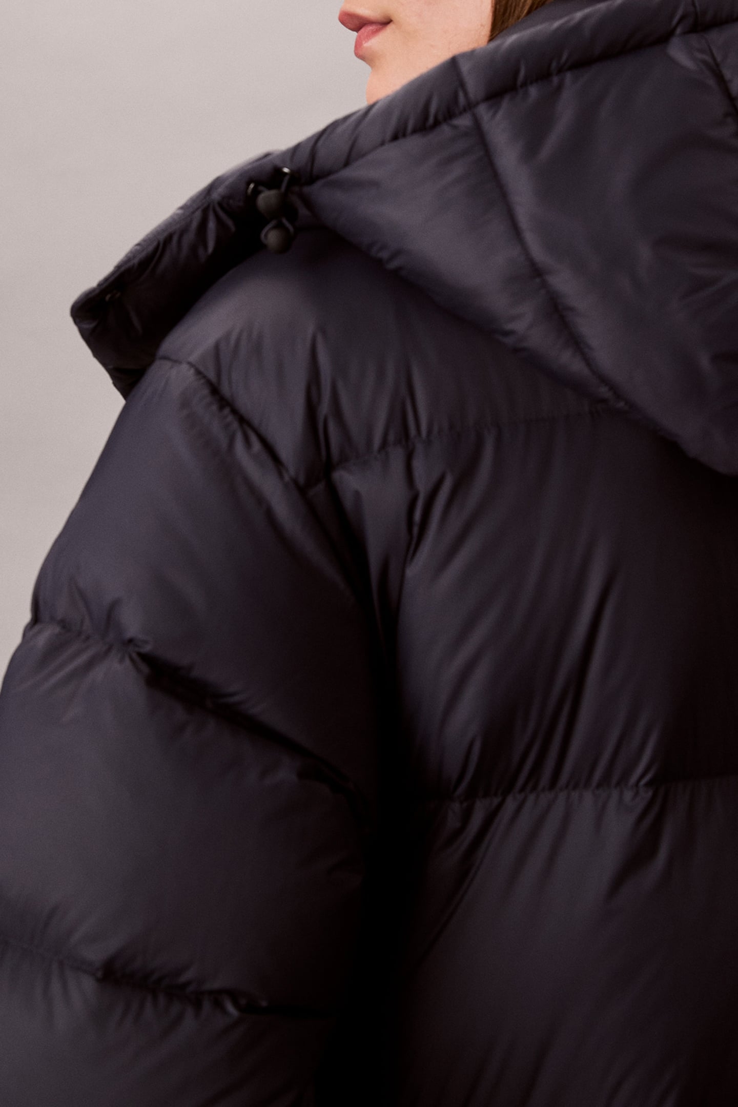 ESSENTIAL MIDWEIGHT HOODED PUFFER INKWELL 6