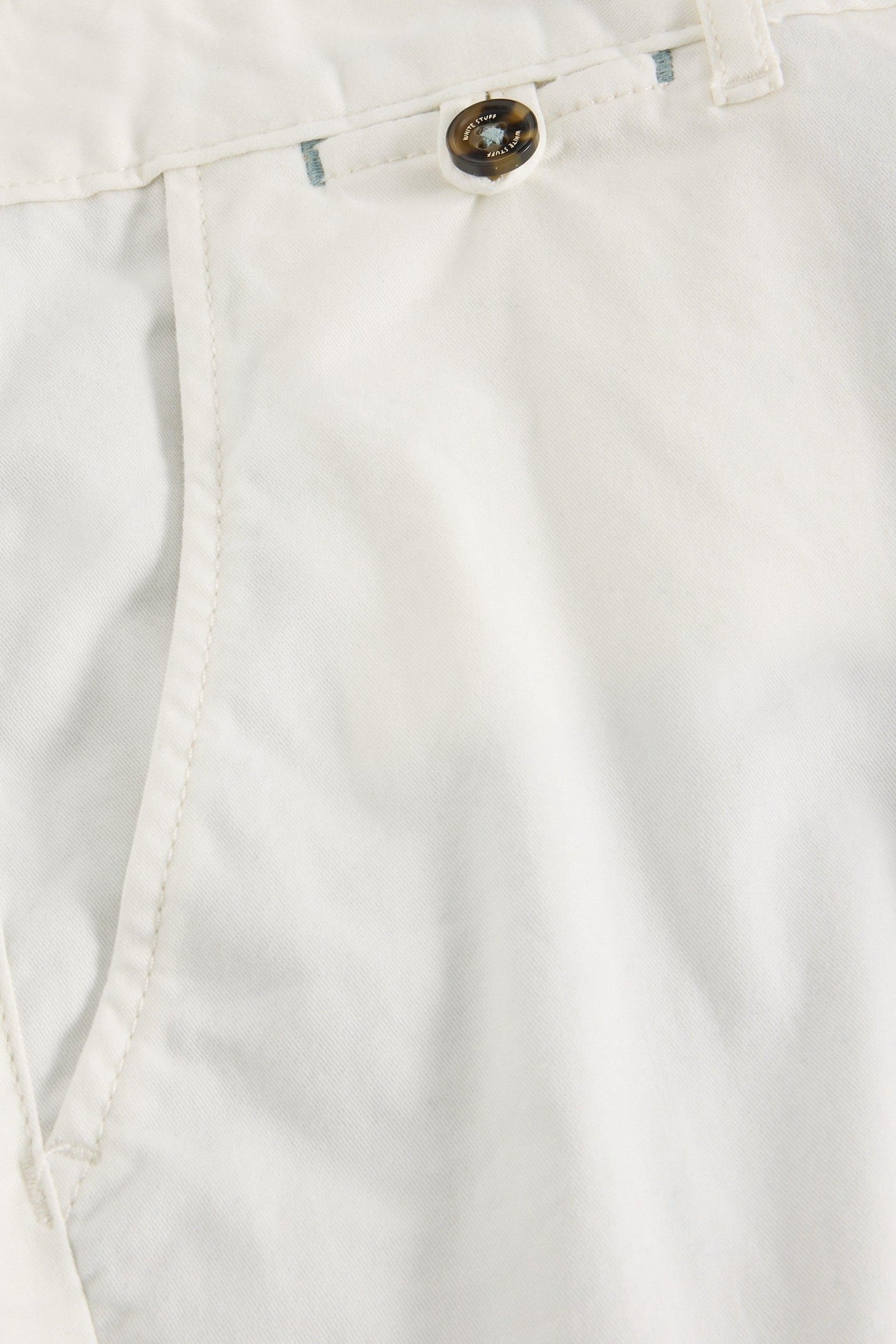 SUTTON ORGANIC CHINO SHORT BRILLIANT WHITE 4