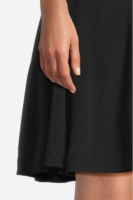 V-NECK S/S FLOWY SHIRT DRESS BLACK 5