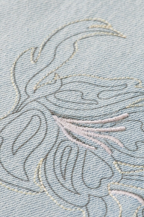 THE SKY STRAIGHT LEG JEANS — LIGHT HEART LIGHTHEART 7