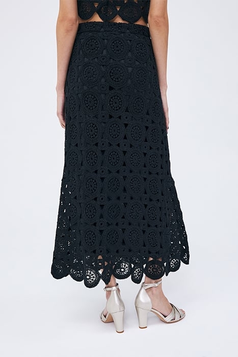 BLACK LINED CROCHET LONG SKIRT 2