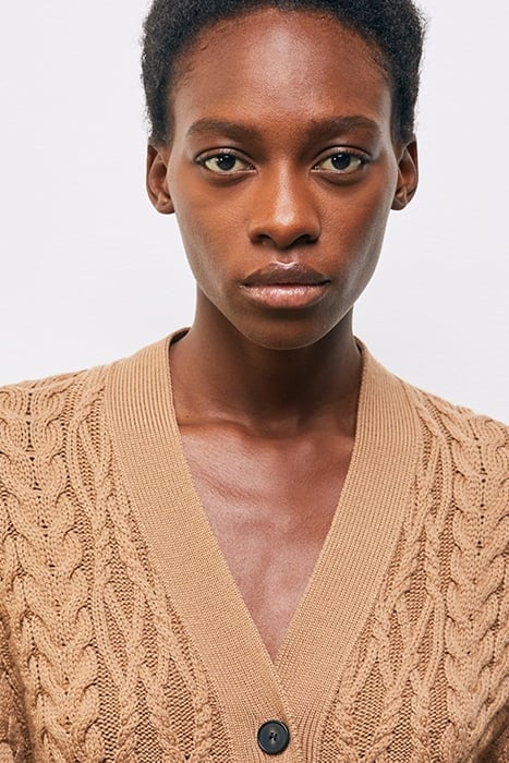 BUTTONED CARDIGAN IN BRAIDED WOOL CAMEL 6