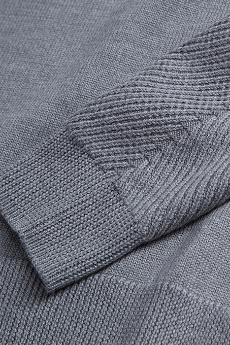 ROUND NECK SWEATER WITH POINT DETAILS ON THE SIDE MIDDLE GRE 7