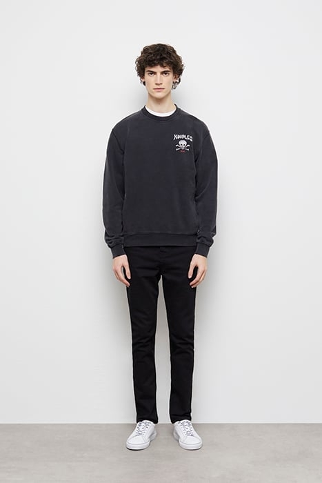 SWEAT COL ROND SKULL FLAMES BLACK WASHED 3