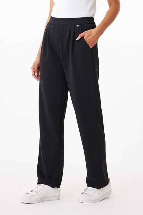 PLEAT FRONT PULL ON CARROT BLACK 1