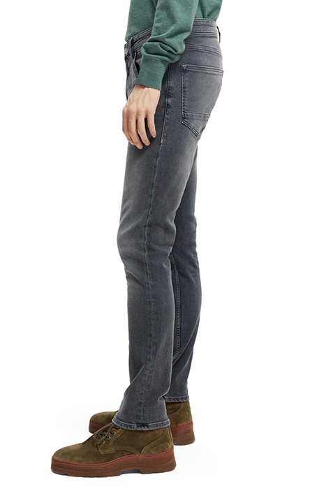 SKIM SKINNY FIT JEANS — DUST TREK 6
