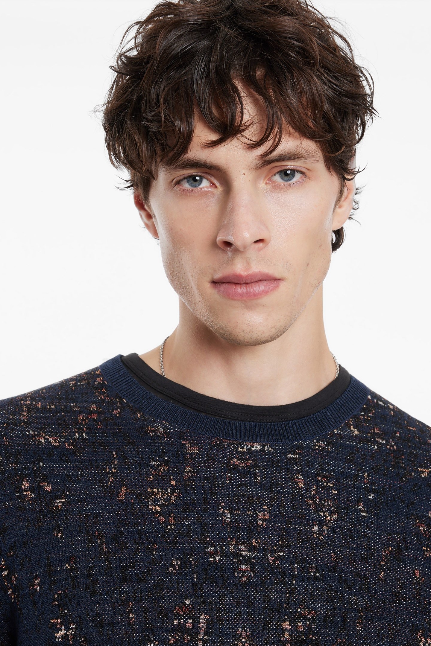 LEAO REGULAR FIT CREWNECK INDIGO 3