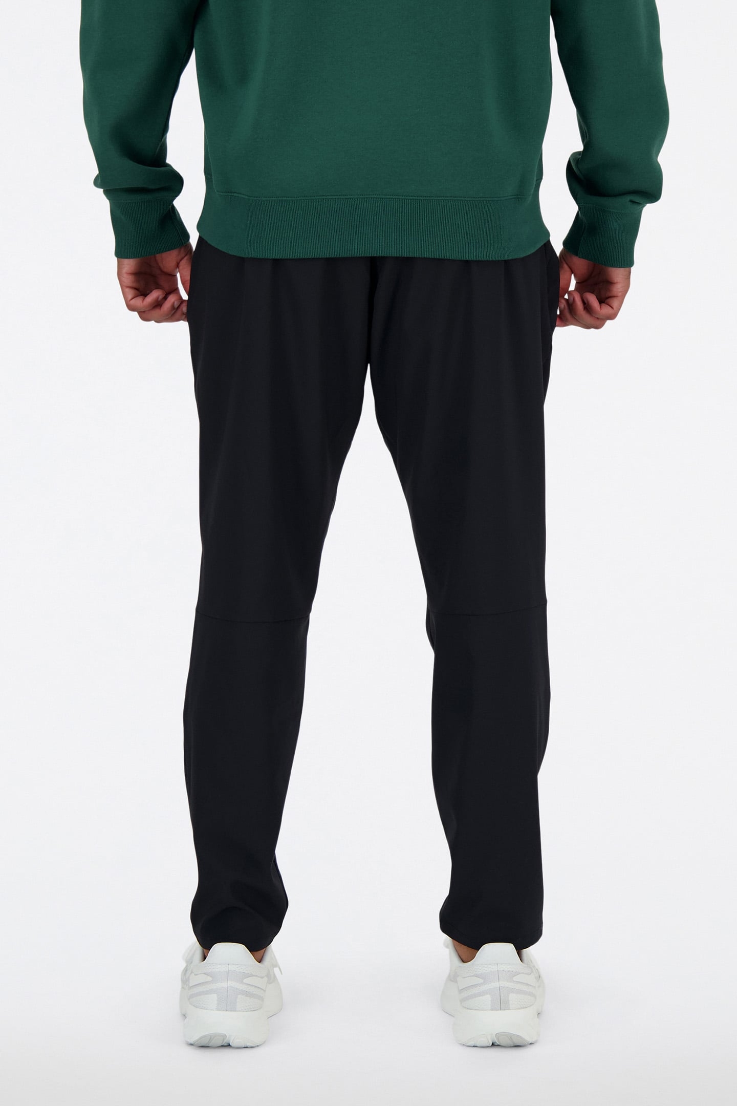 SLIM SWEATPANTS IN BLACK 2