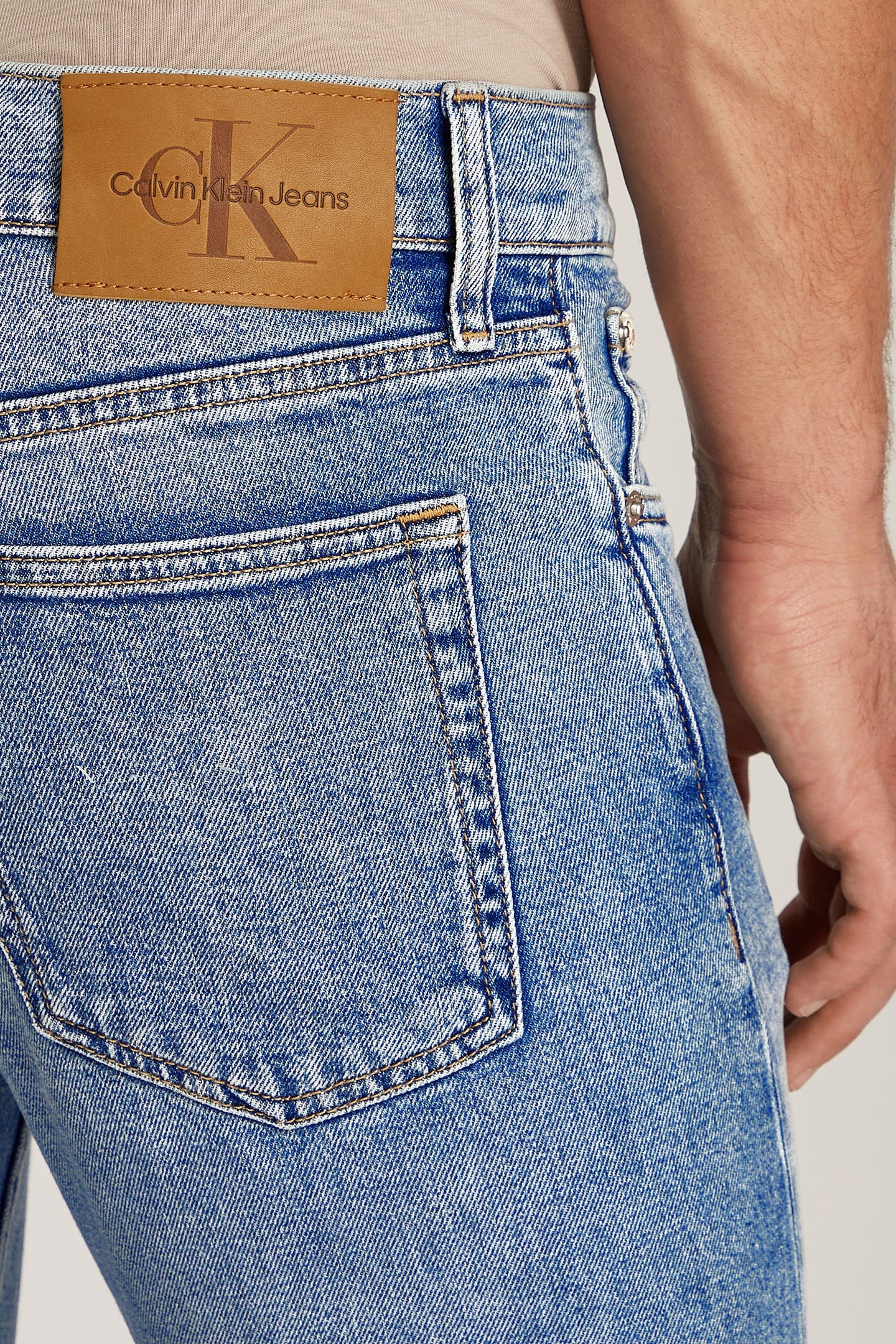 SLIM TAPER JEANS DENIM LIGHT 6