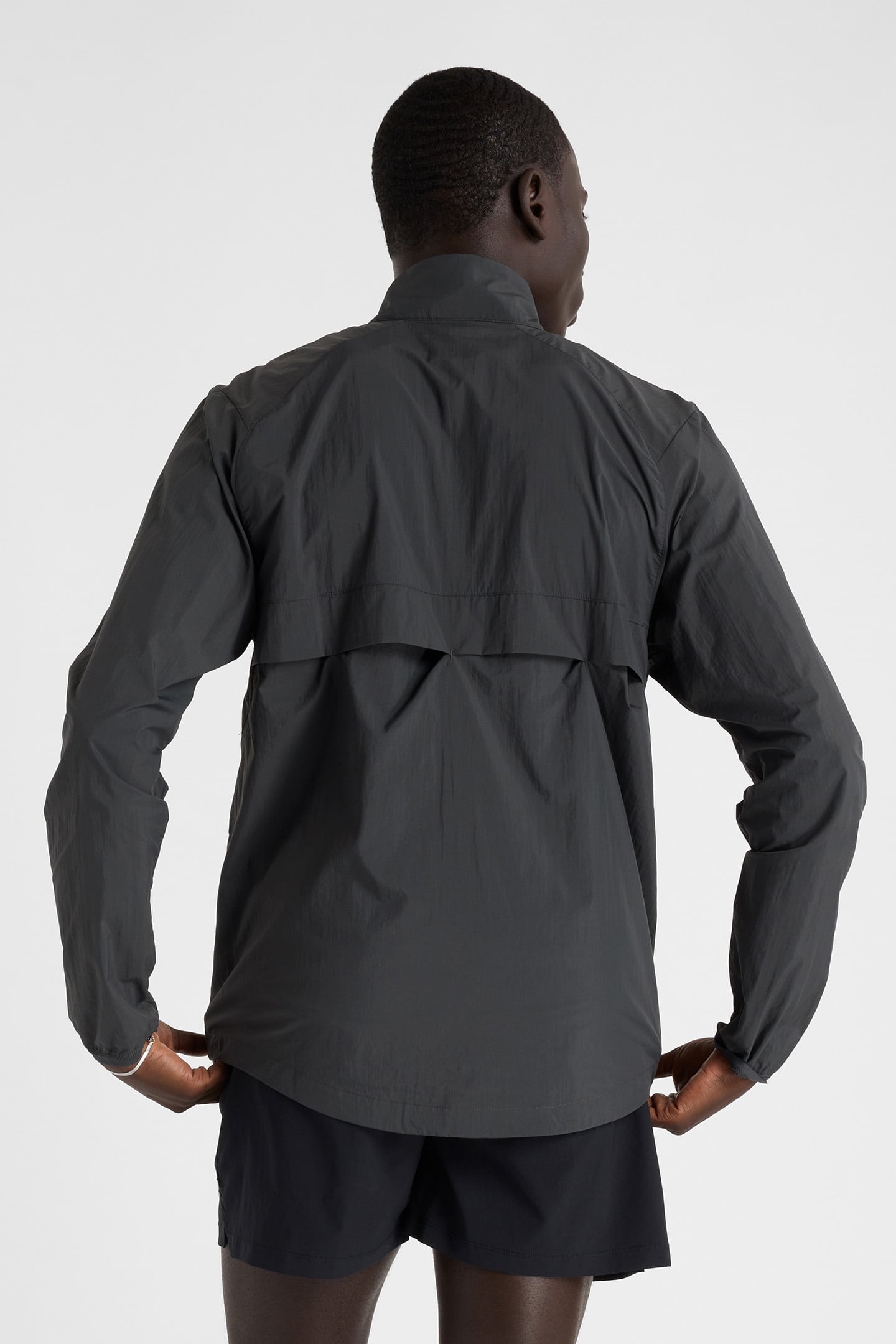 REFLECTIVE PACKABLE JACKET IN BLACK 2
