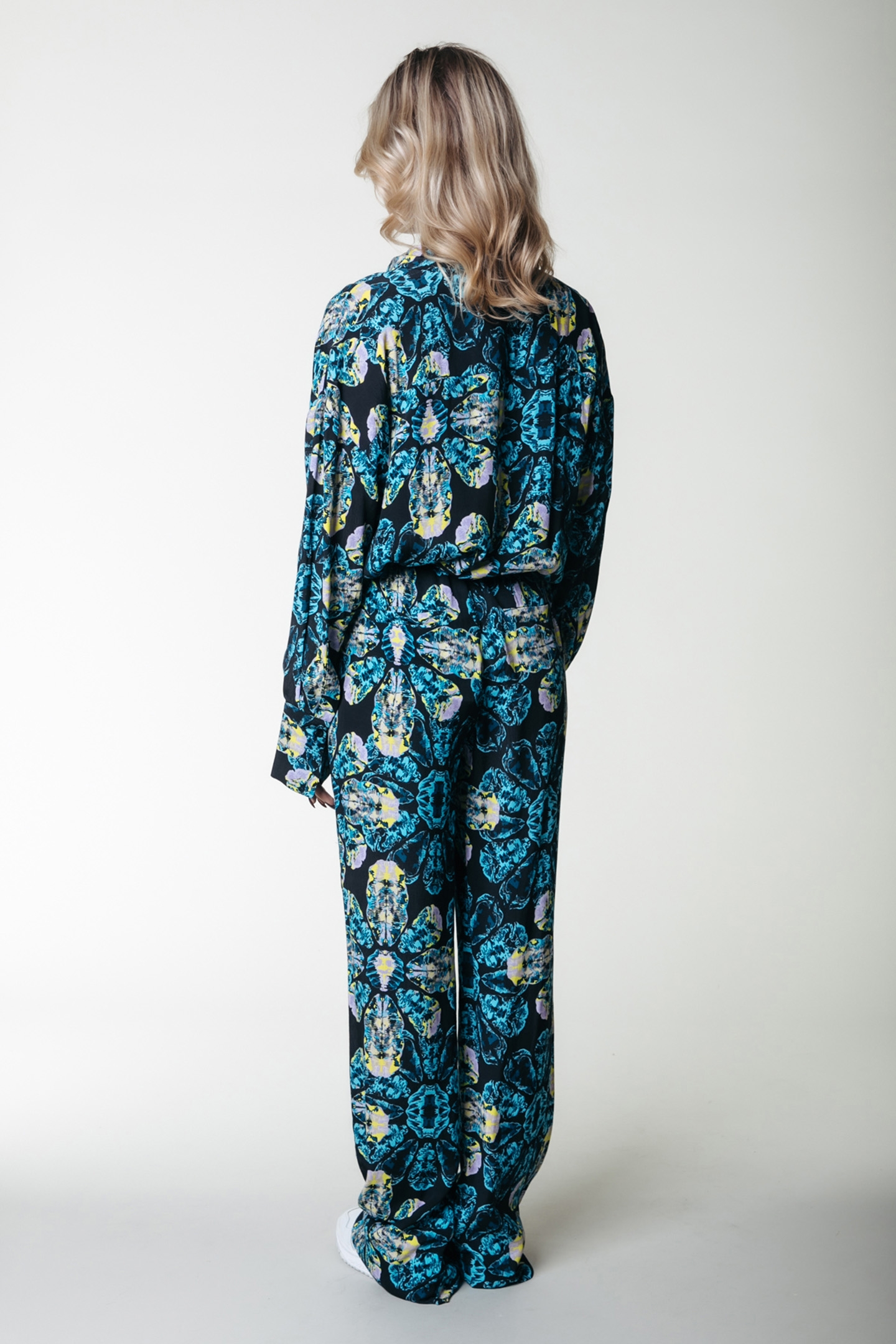 MELODY DIGITAL FLOWER STRAIGHT PANTS LIGHT BLUE 2