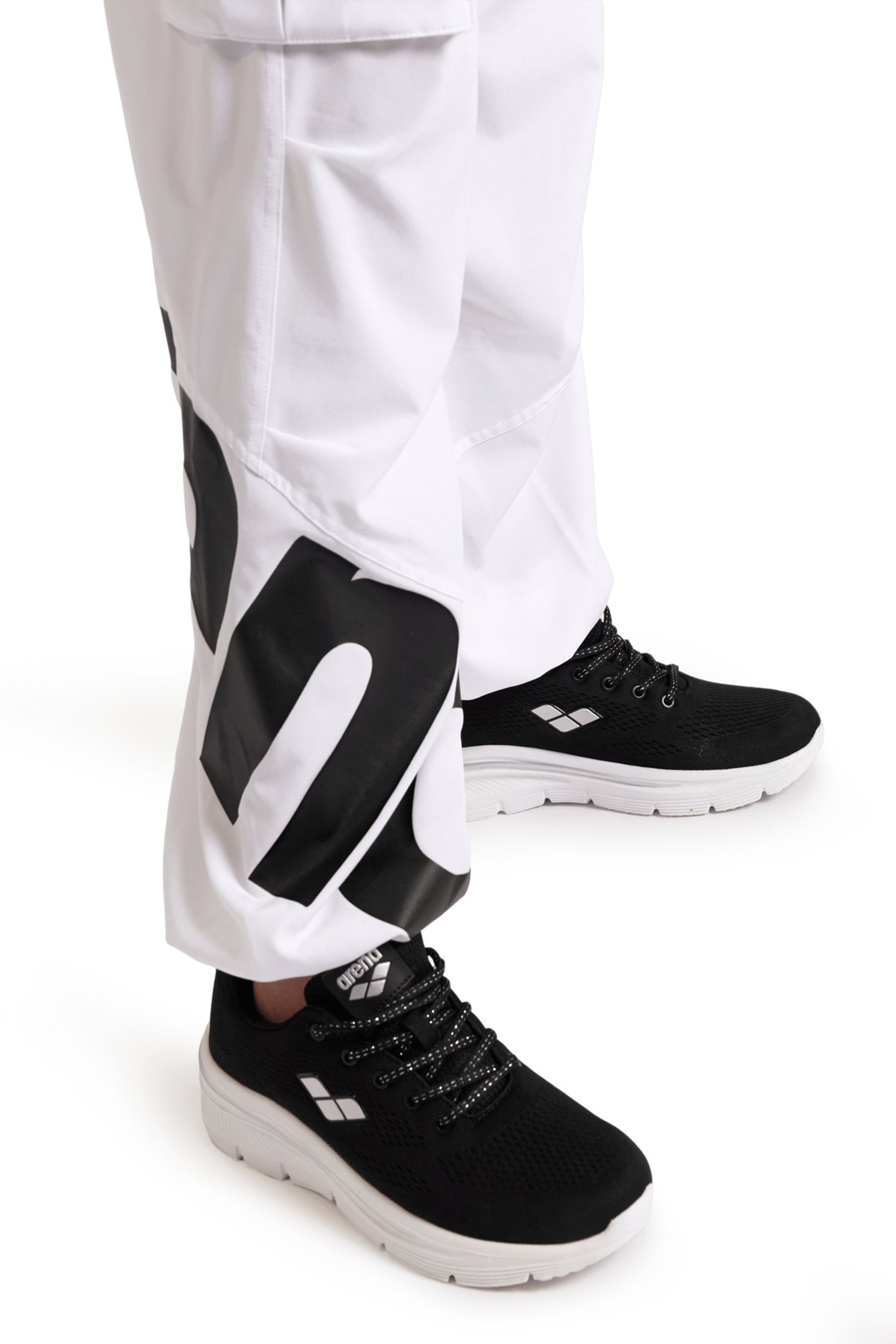 WOMEN'S ARENA LOGO CARGO PANT WHITE-BLACK 5