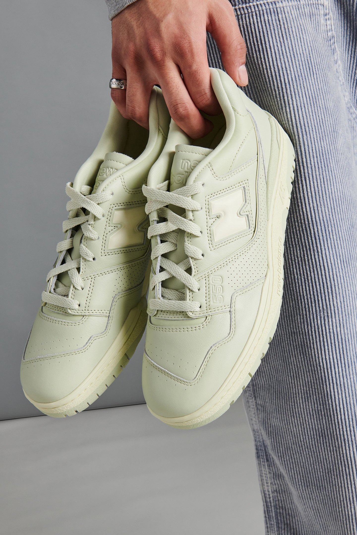BB550MCC SNEAKERS IN DEEP LICHEN GREEN 2